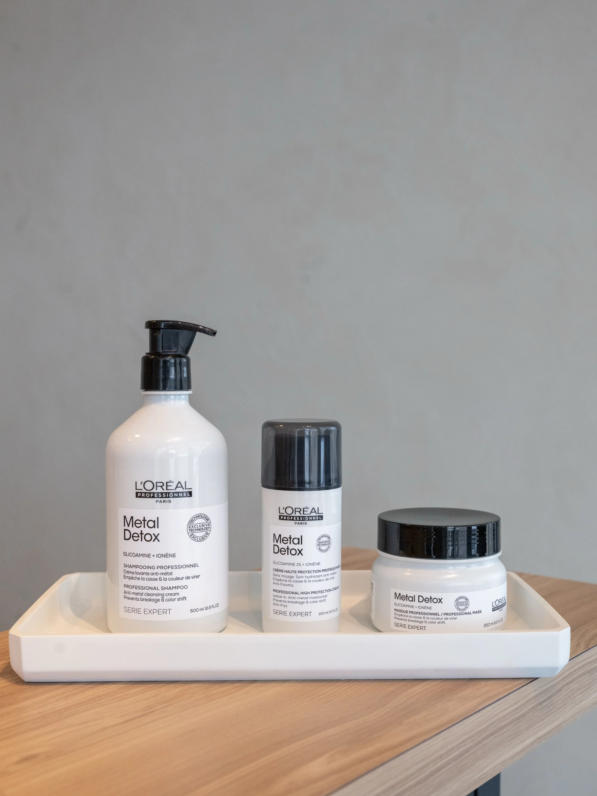 If your blonde gets brassy fast, your colour fades weird or your hair never quite feels &ldquo;clean&rdquo; no matter what you use&hellip; minerals in your water could be the reason. 👀

Enter: L&rsquo;Or&eacute;al Metal Detox.

This system helps rem