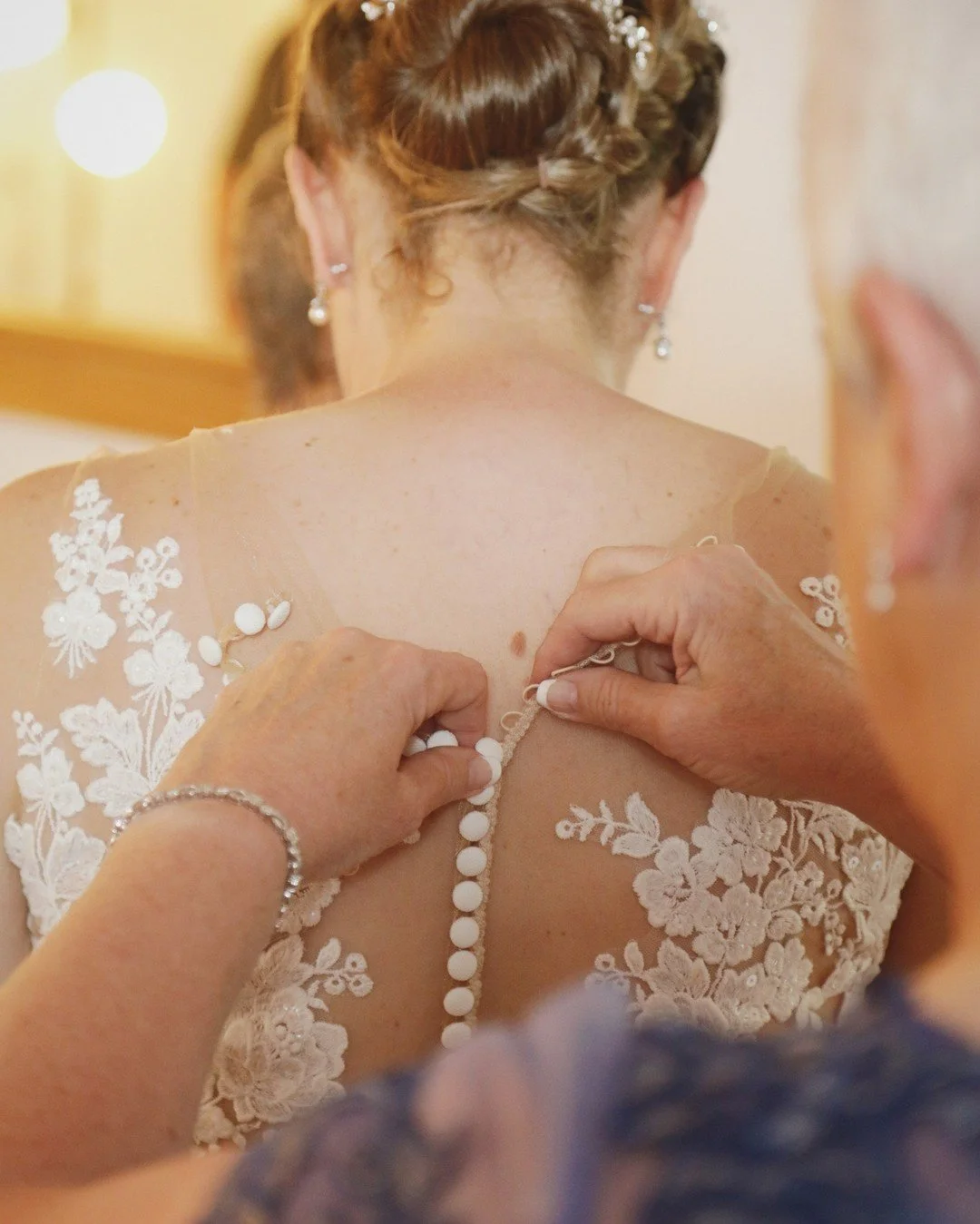 A wedding day is full of so many special moments.  At Cascadia Meadows, we strive to make each of them as memorable and intimate as possible.  Providing well-designed and comfortable spaces for your wedding day is our passion.  Currently booking for 