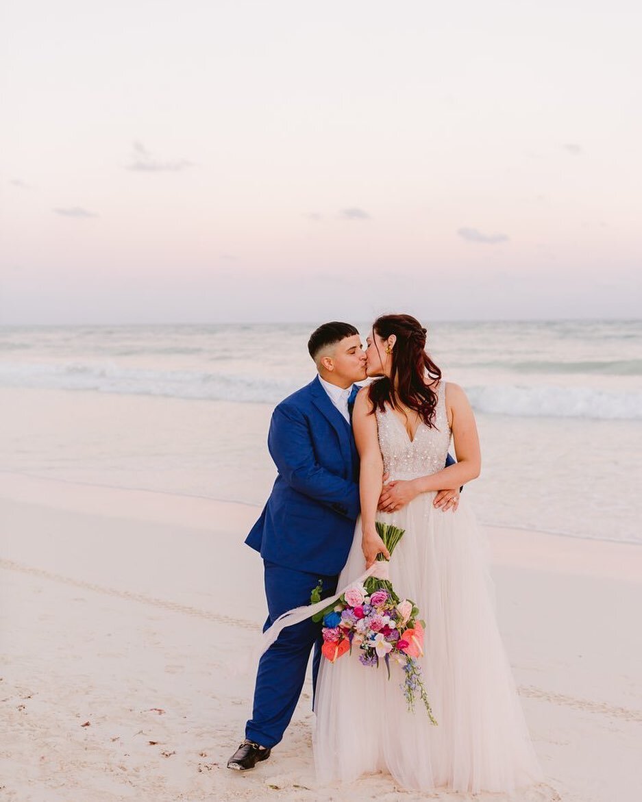 ✨3 years today✨Dreaming of being on a warm beach with you @janettics 💖💙💗 photo: @emilywrenphoto