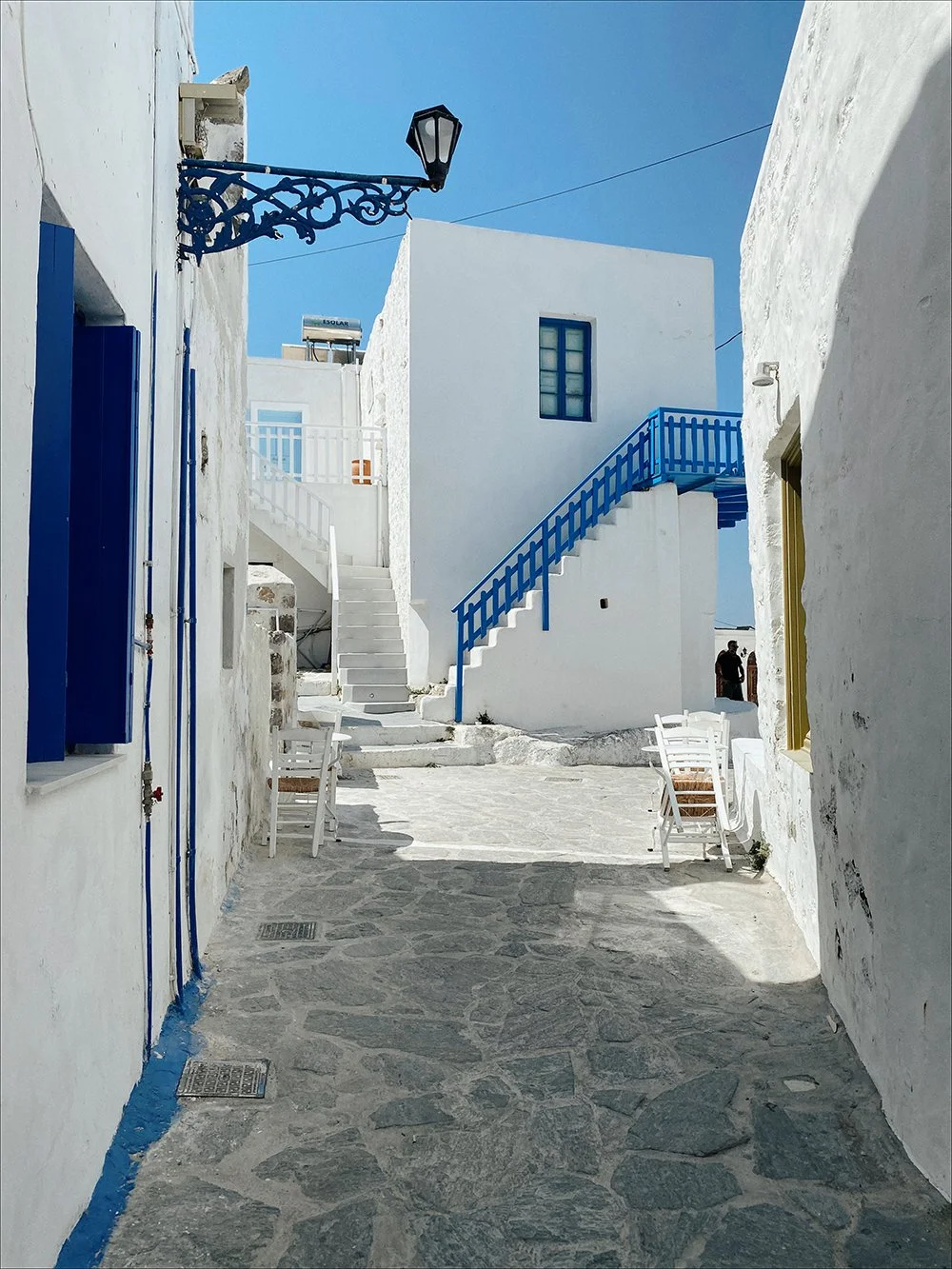 Milos Travel Guide — Oleada