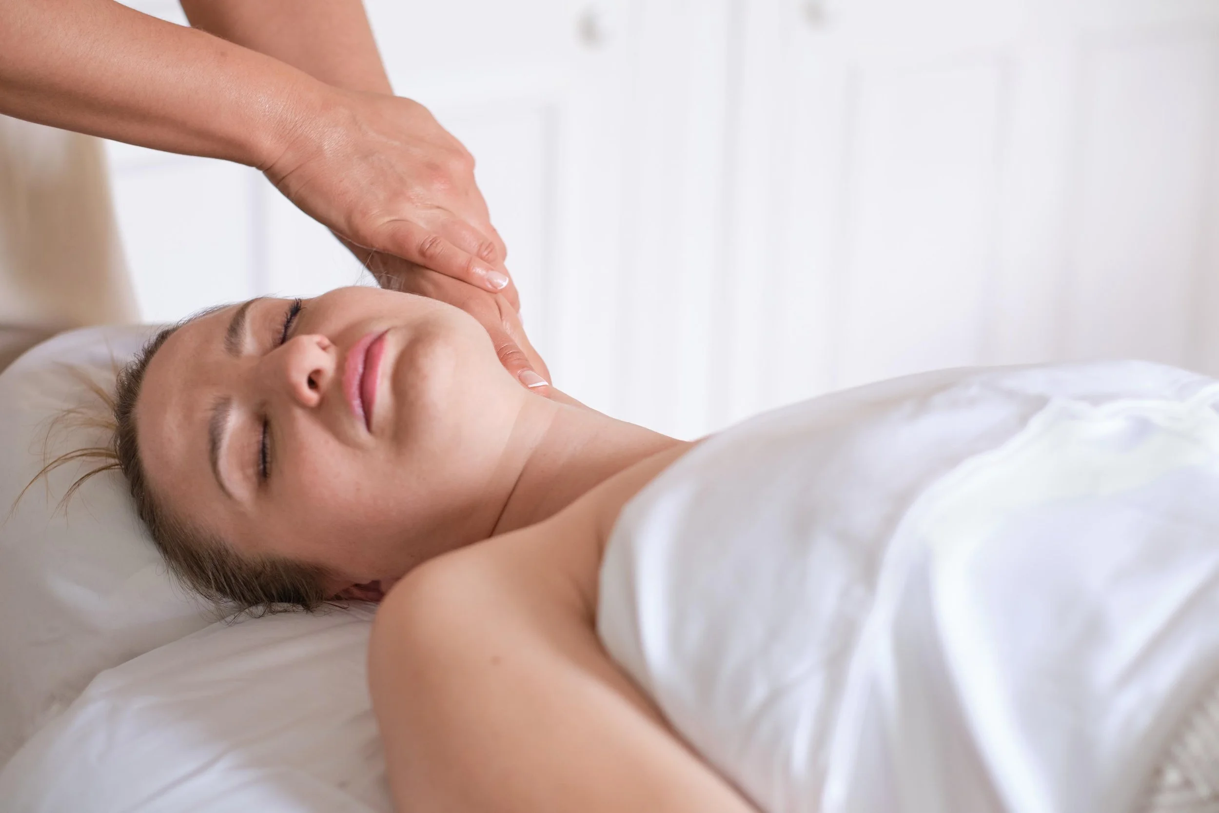 AnnaLachlan  Erica Massage44s.jpg