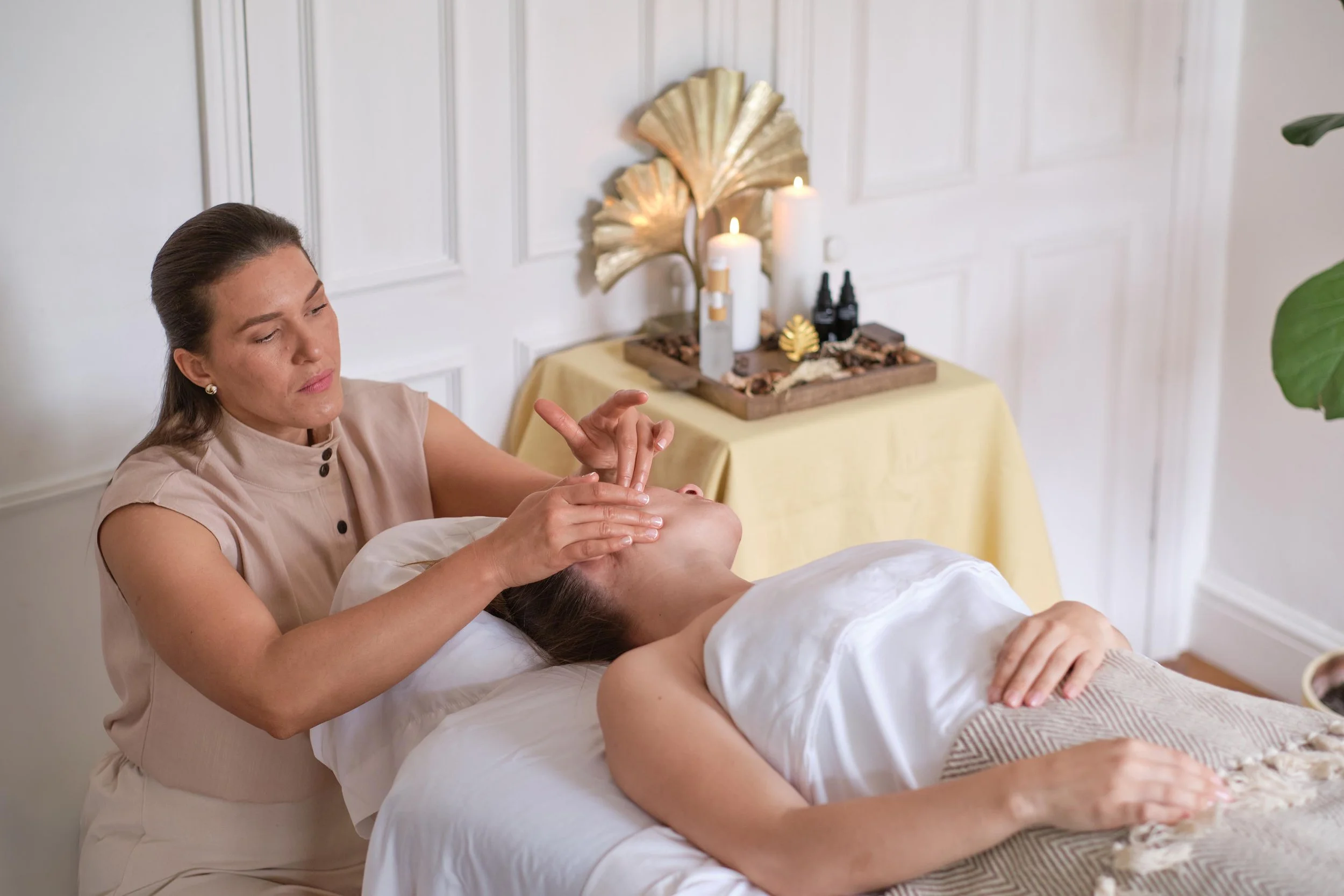 AnnaLachlan  Erica Massage97rs.jpg