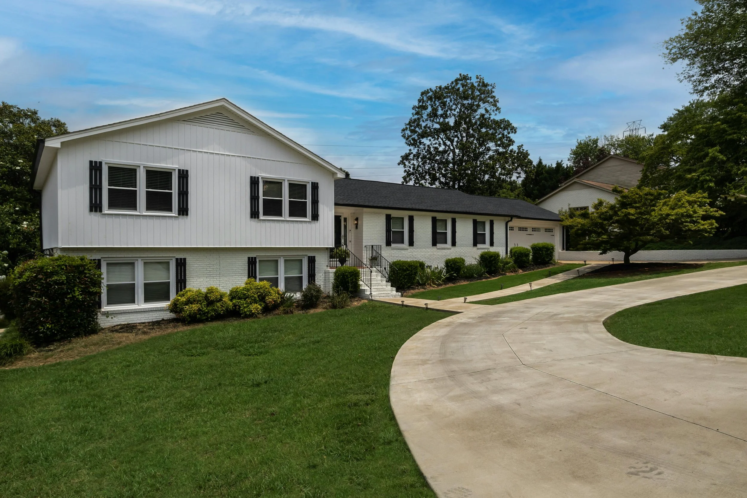 Exterior painting services in Woodbury, MN by Villa's Pro Painting