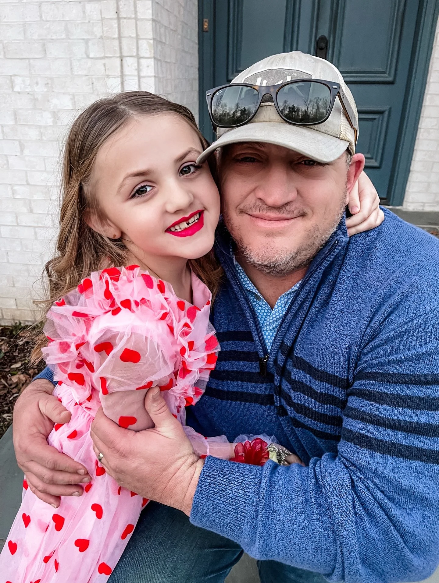 Daddy Daughter Date 02.06.26

When I was a little girl, my Dad would take me on these. We would always go to @redlobster and I would always order the same thing; steak and lobster with a Shirley Temple to drink 🥤. I love seeing Eleanor having this t