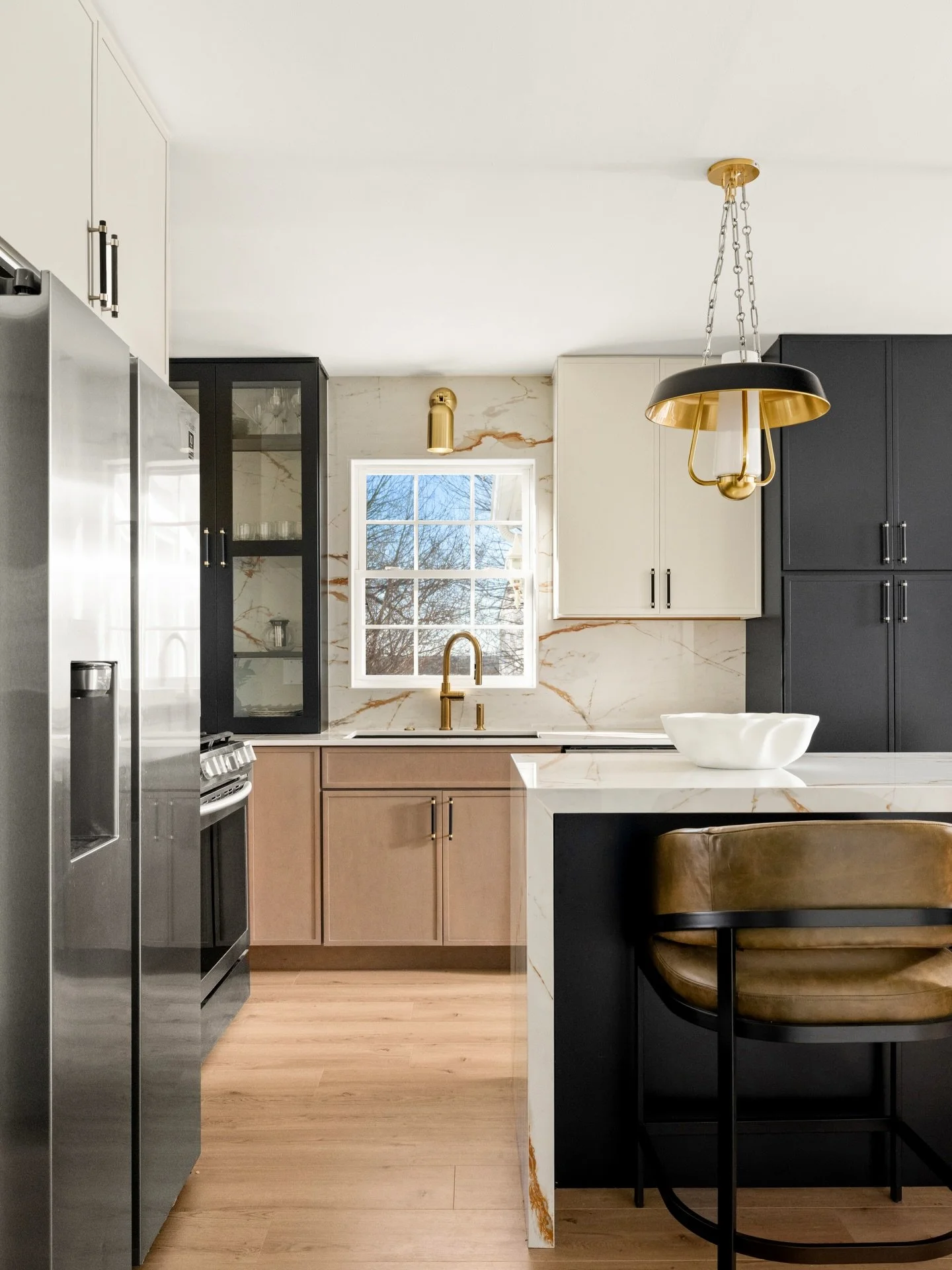 You&rsquo;re going to want to swipe on this one! Today I&rsquo;m taking you through the phases of my design 👇🏿

Image 1: The finished design photographed by the talented @zmiller.photo. This is one of my favorite steps in the process, not only do y