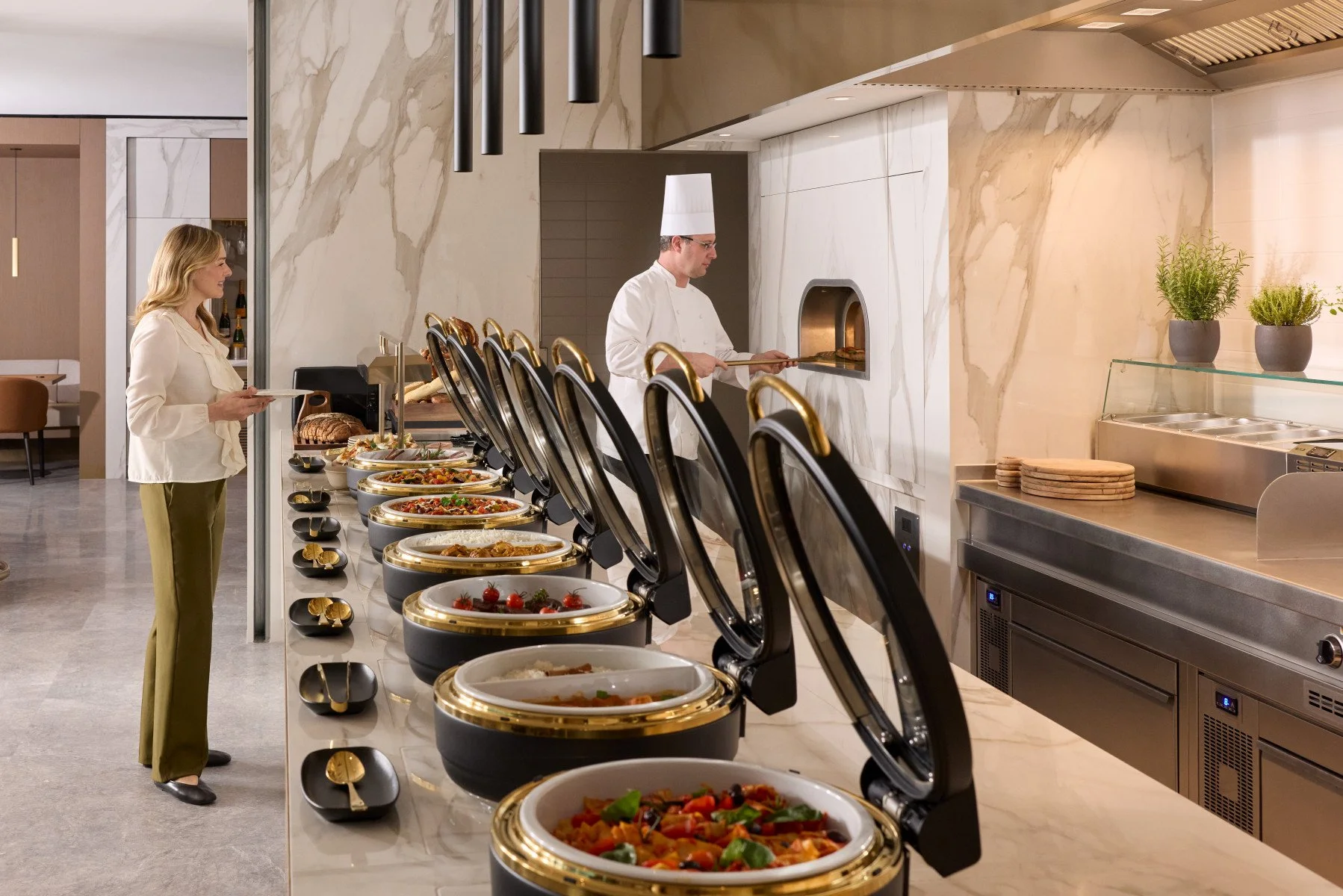 1920_tobymitchell2026_emirates_munichlounge_bufet-moments-horizontal_1060-f2-rgb-copy.jpg