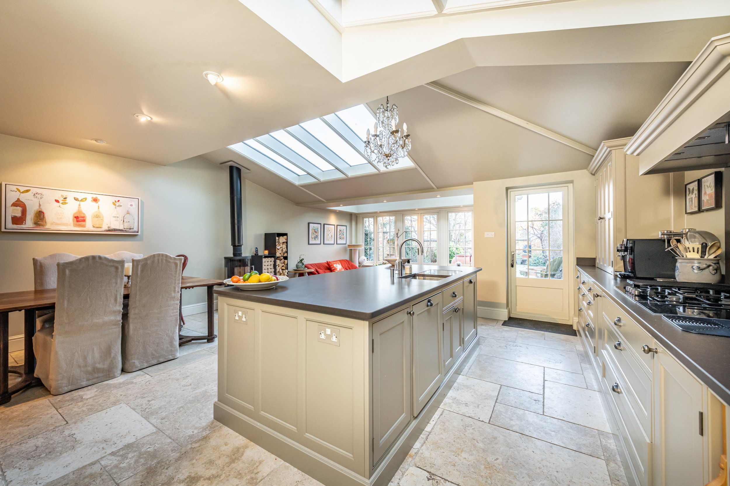 4-KITCHEN ISLAND.jpg