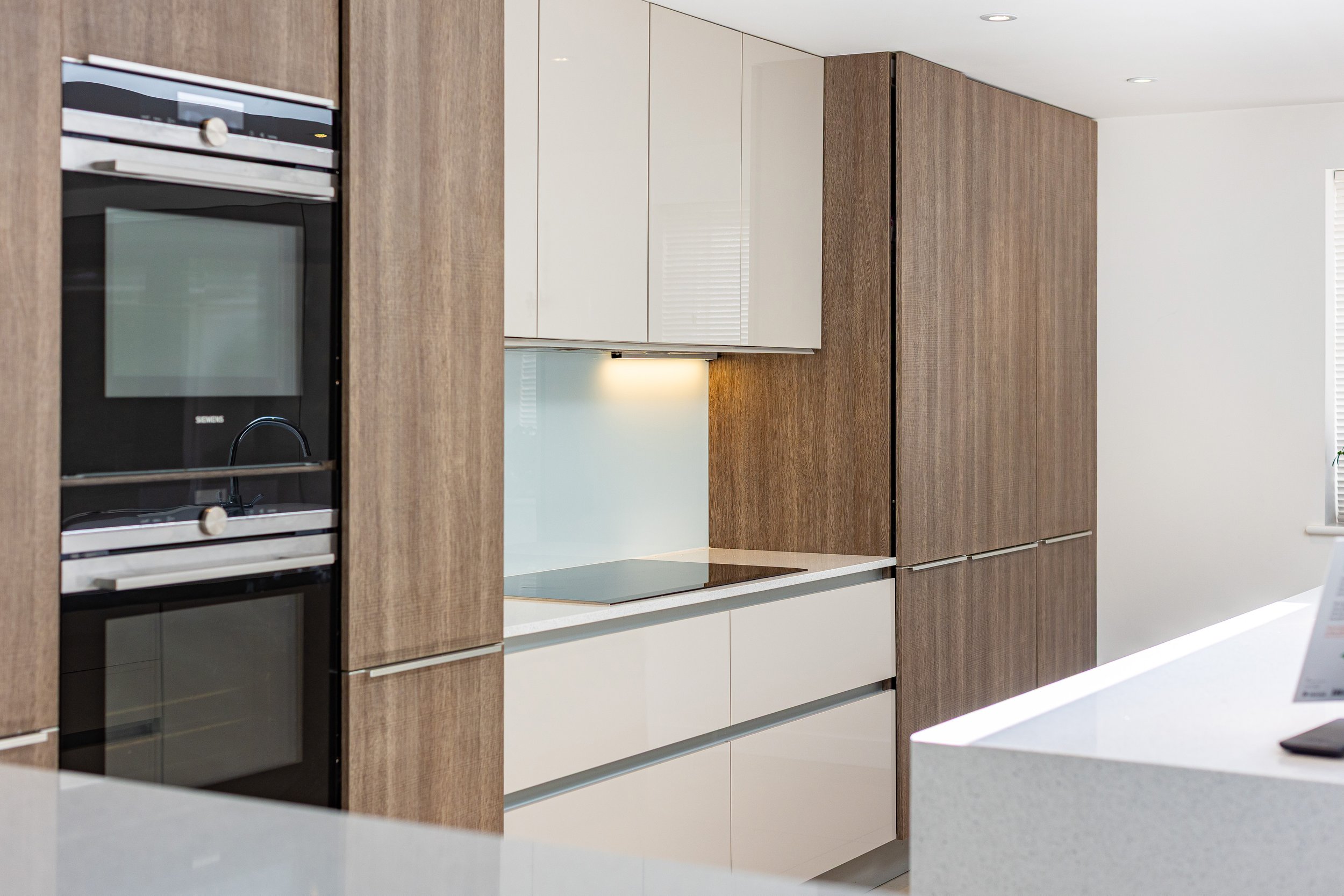 29 Upland Park Road 00112.jpg
