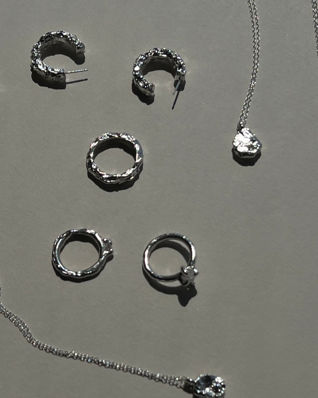 A few one-off pieces are still available on the website. Shop them today ✨

-​​​​​​​​
-​​​​​​​​
-​​​​​​​​
-​​​​​​​​
-​​​​​​​​
#keyna #keynajewellery #sustainablejewellery #recycledmetals #recycledsilver #sustainablefashion #slowfashion #solidgold #st