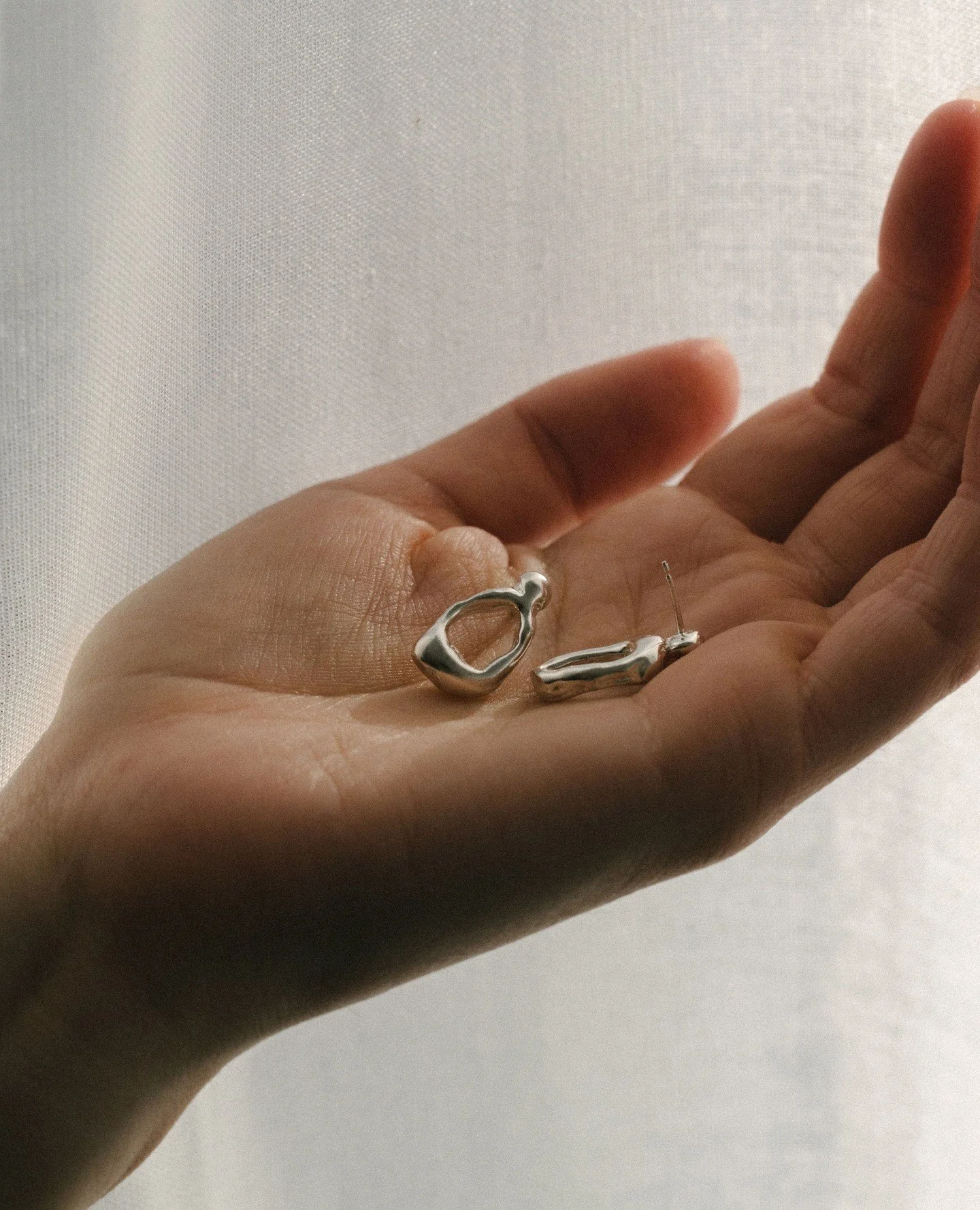 The Loop earrings / held in the light ✨