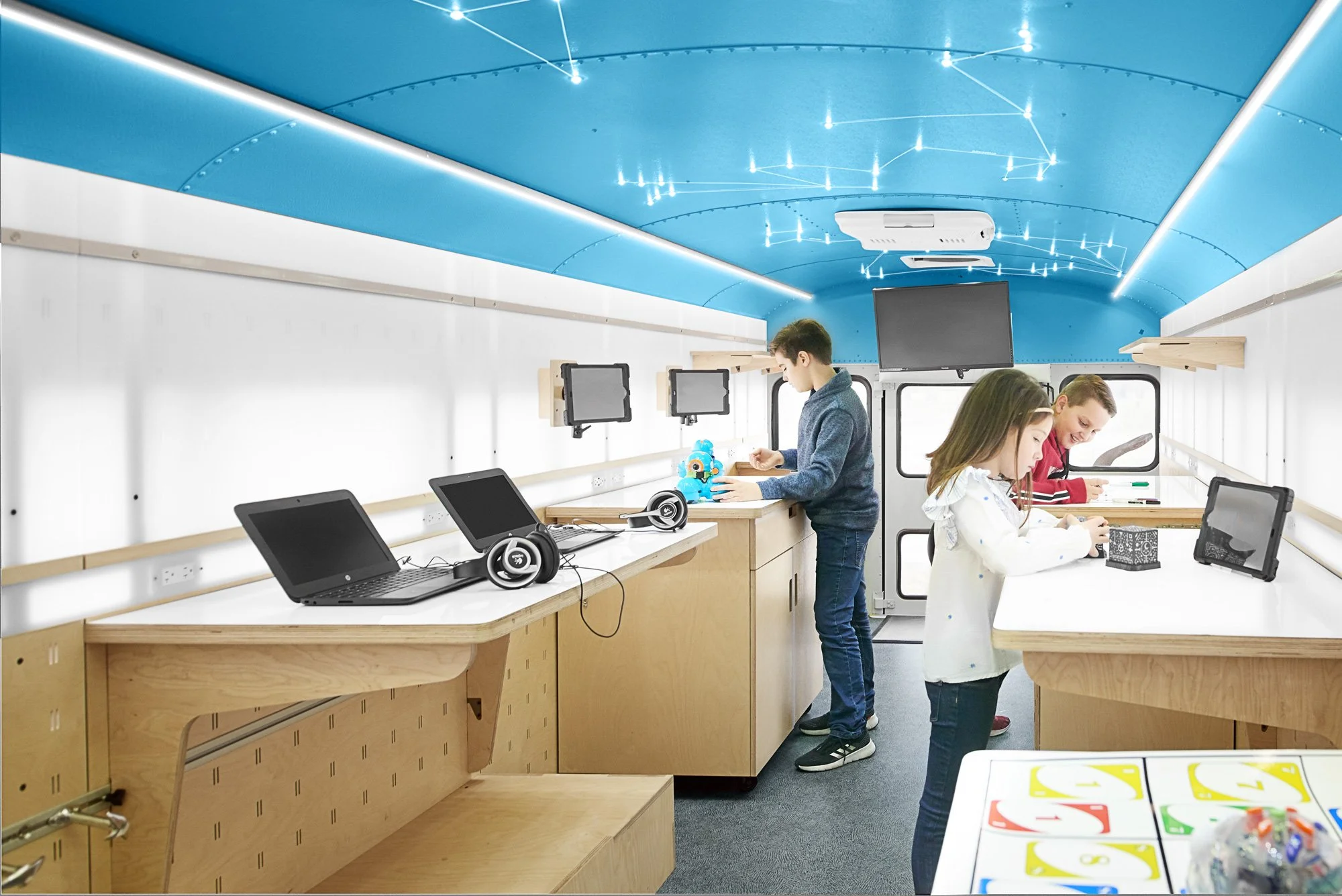 1729X FCPS Stem Bus_002.jpg