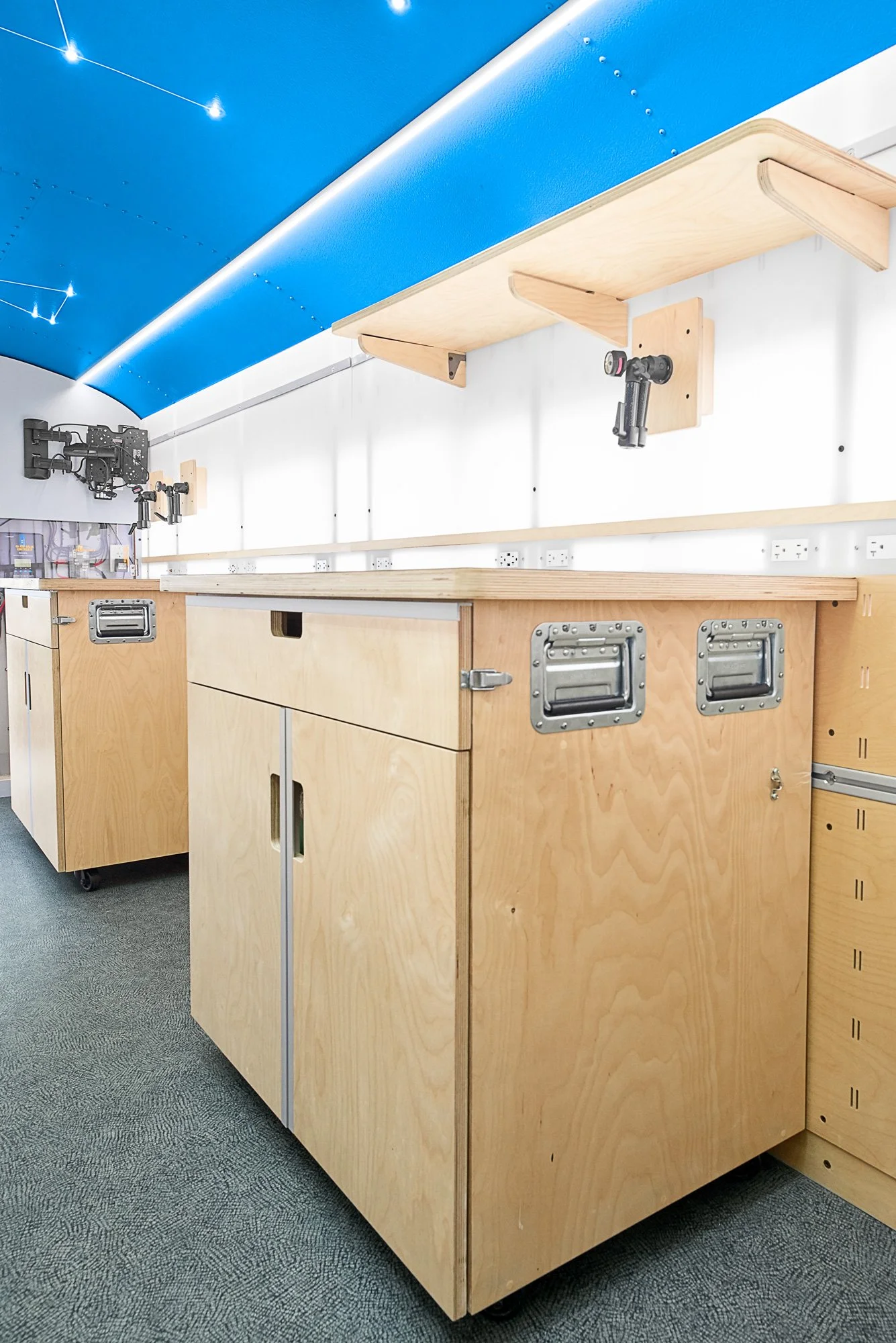 1729X FCPS Stem Bus_009.jpg
