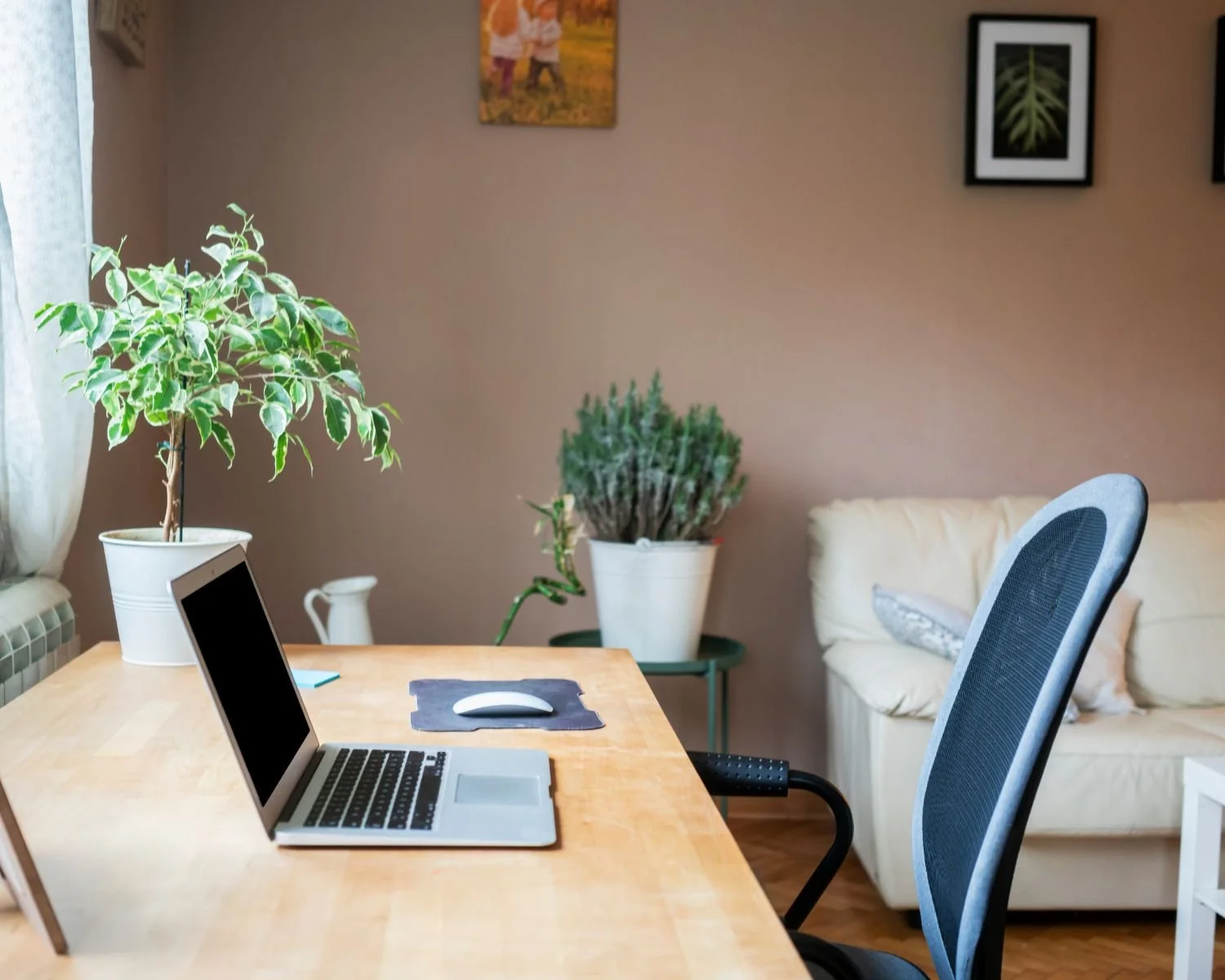 Intentional planning ensures your website photos reflect your brand. Click the link in my bio to learn more.
.
.
.
.
#TherapistBranding #BrandPhotos #WebsitesForTherapists #WebsitePhotos #BrandPhotography #MindfulDesign