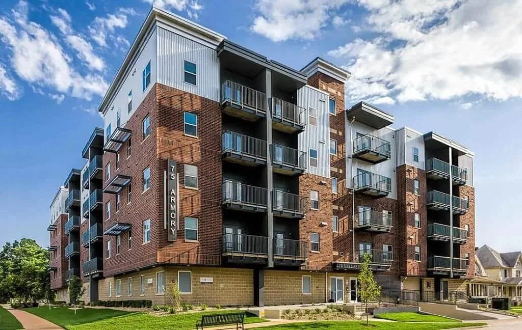 Monument Square, Koch Real Estate Acquire Four-Property Portfolio Near University of Illinois Urbana-Champaign