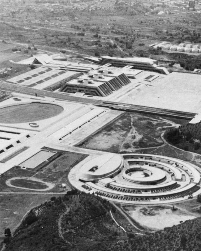Heroico+Colegio+Militar%2C+1976.+Image+courtesy+Archivo+de+Arquitectos+Mexicanos+%28AAM%29.+Fondo+Agusti%CC%81n+Herna%CC%81ndez+Navarro.+Facultad+de+Arquitectura%2C+UNAM.+2.jpg