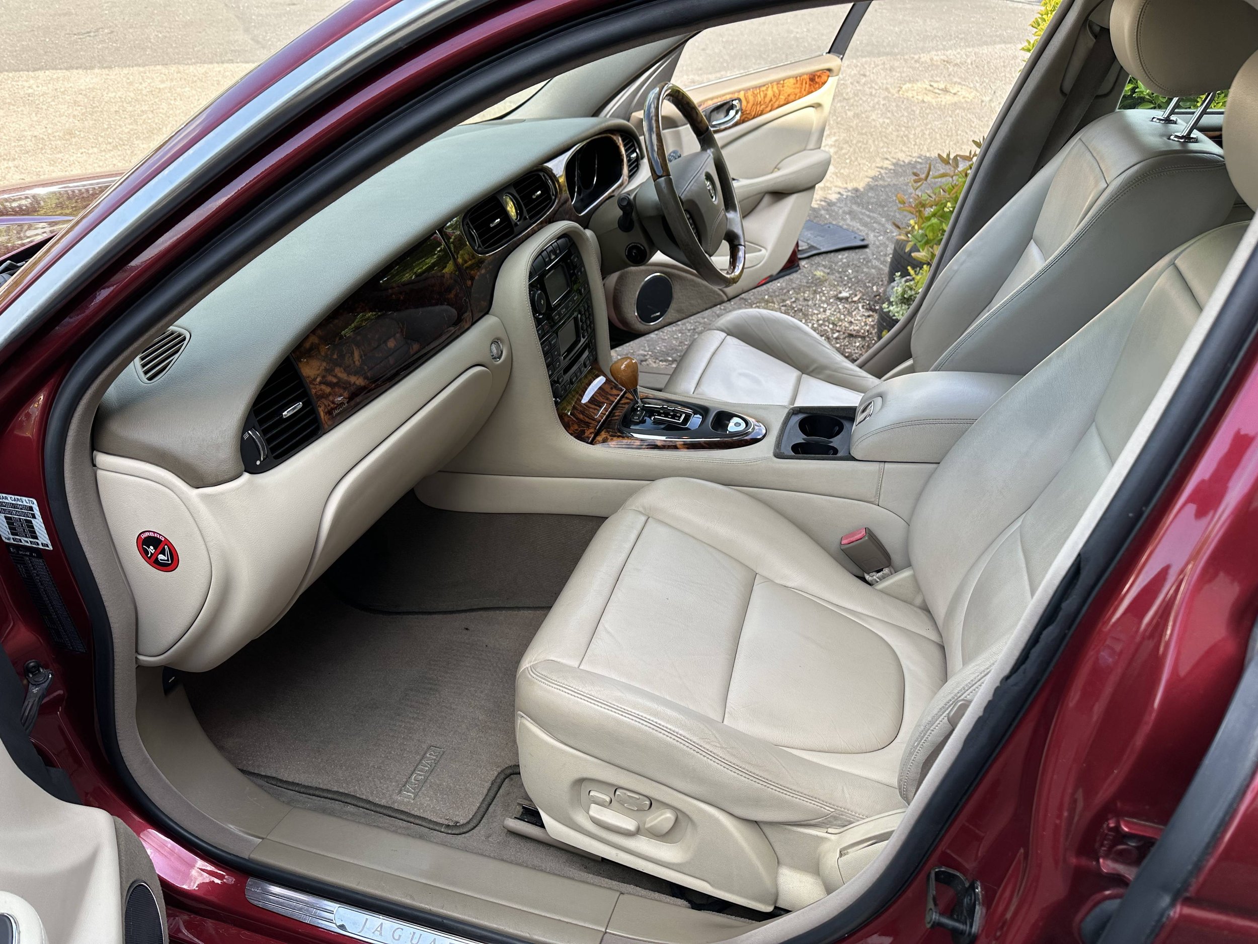 Jaguaer XJ6 - LX52WVM (11).jpeg