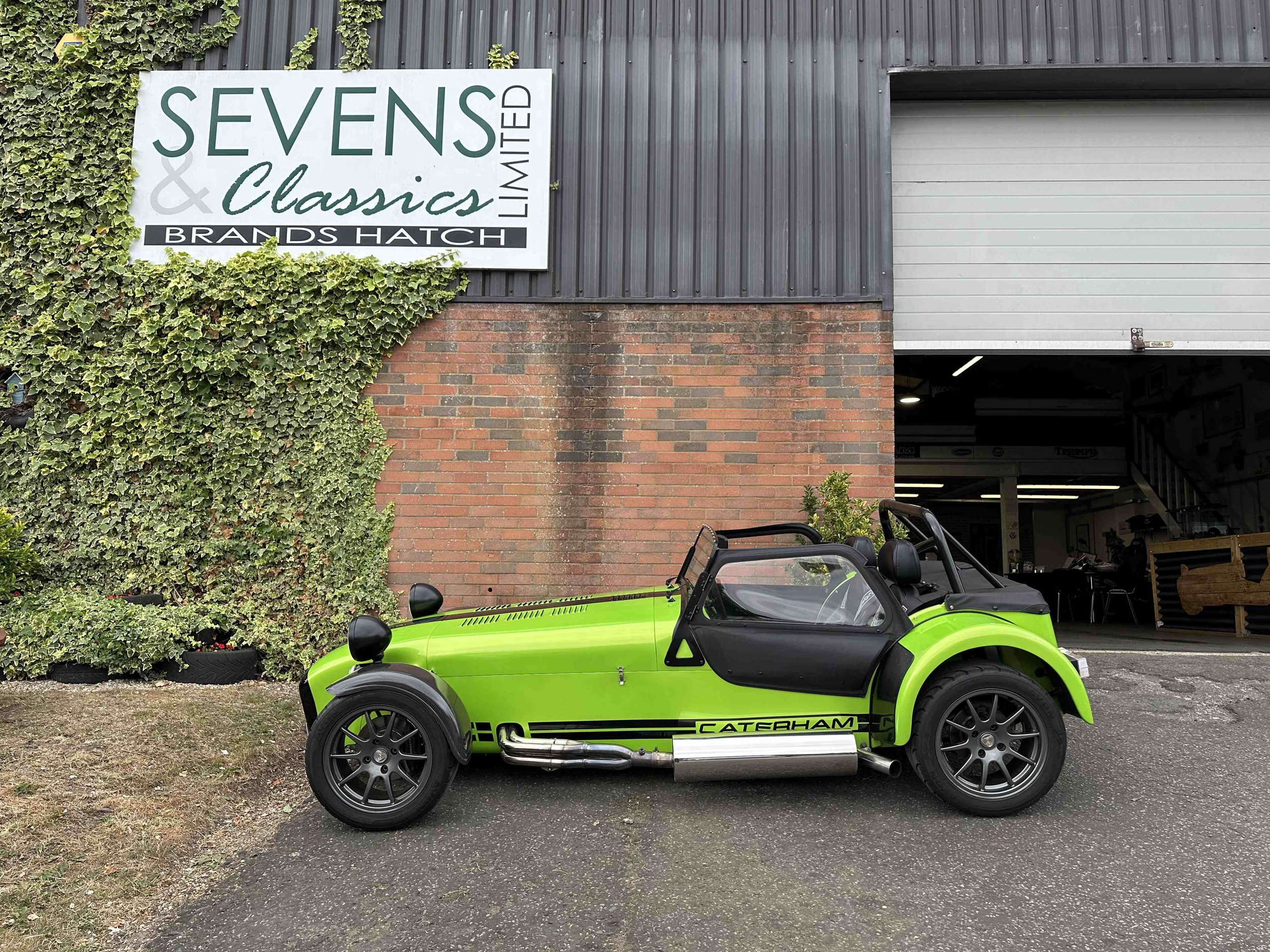Caterham SV 220 - R99OKS (11).jpeg