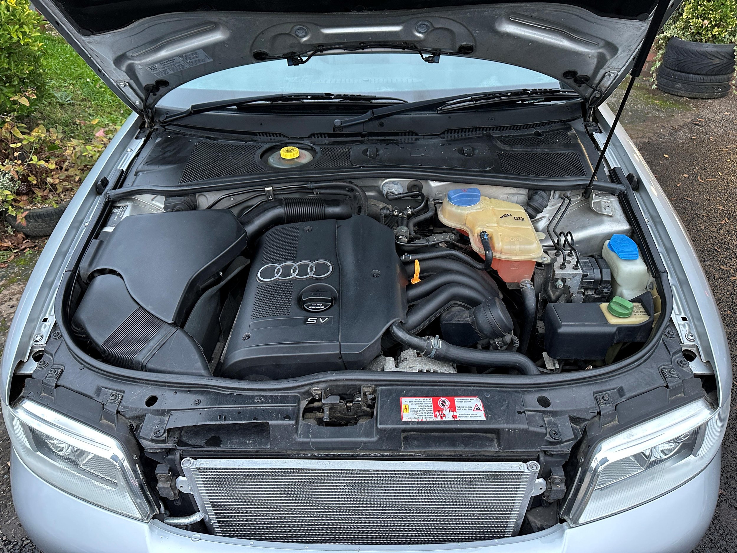 Audi A4 Saloon W834VGU (11).jpg