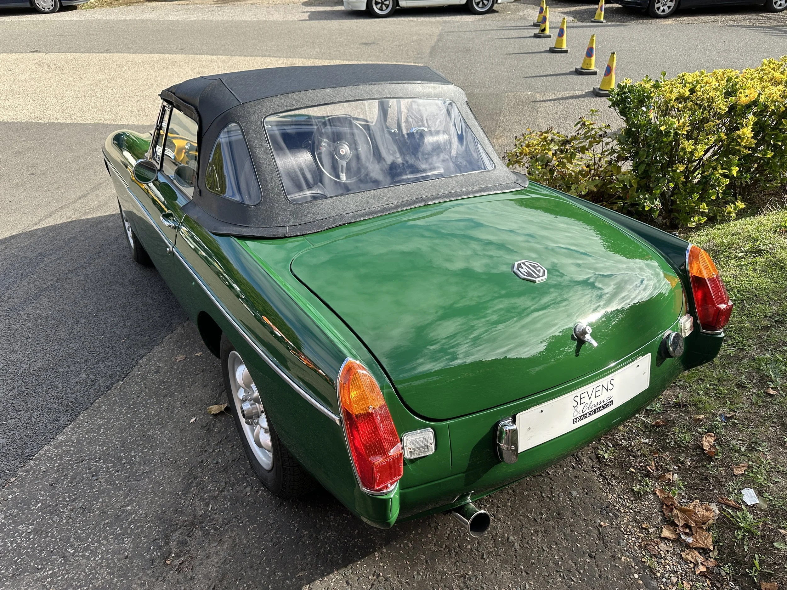 MGB Roadster - TVP495S (4).jpg