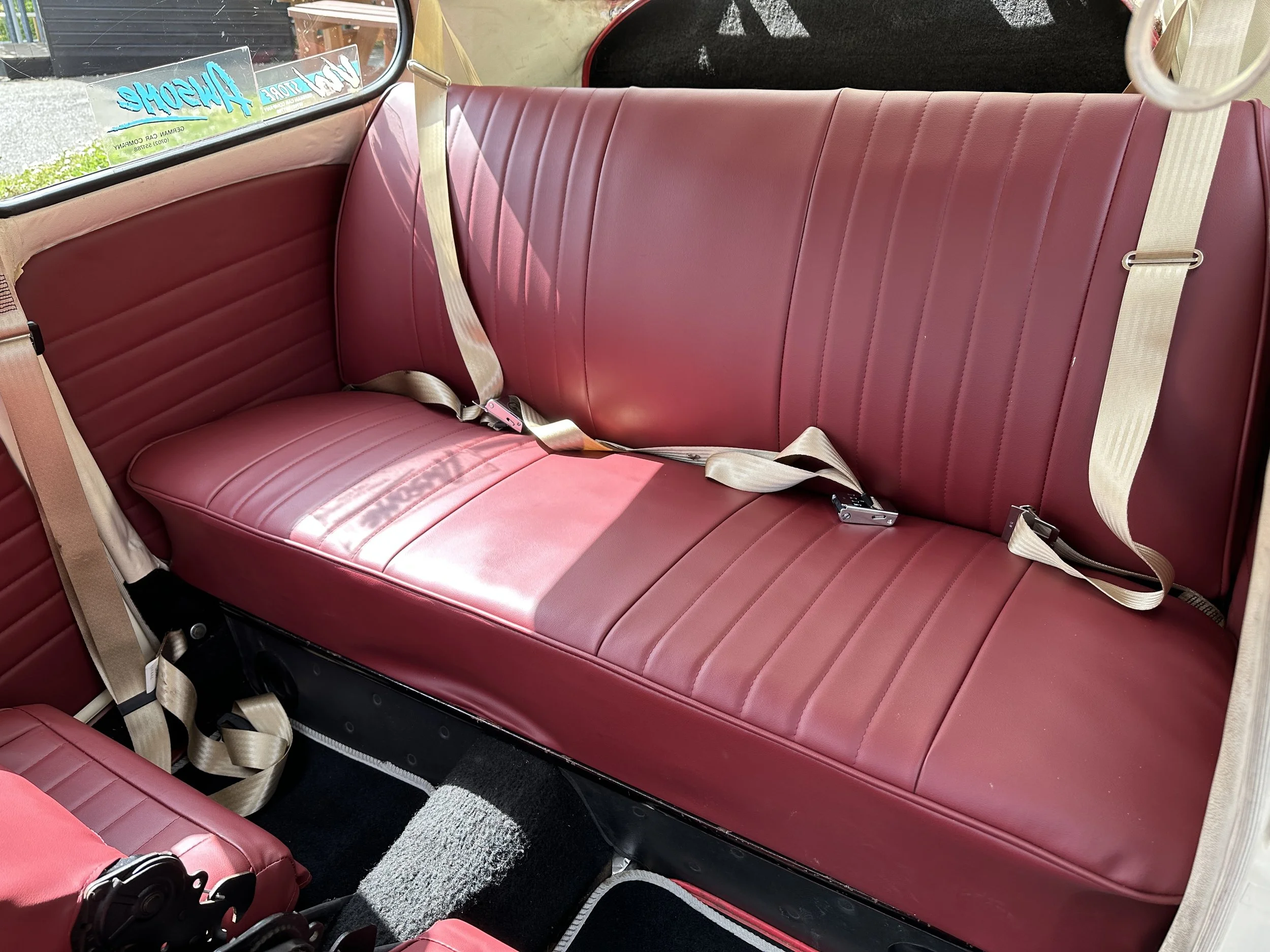 VW Beetle 1600 - SGH339L (11).jpg