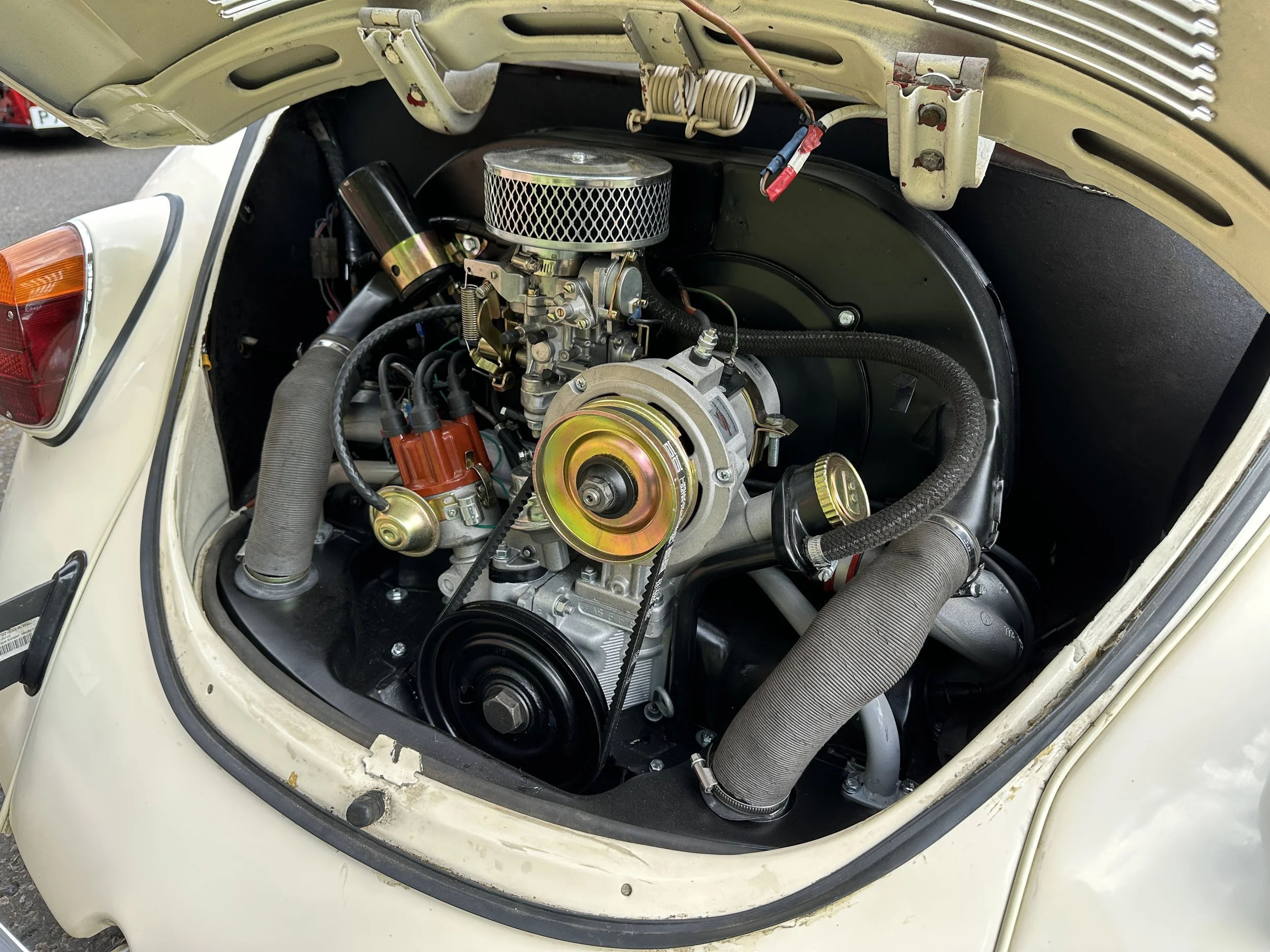 VW Beetle 1600 - SGH339L (8).jpg