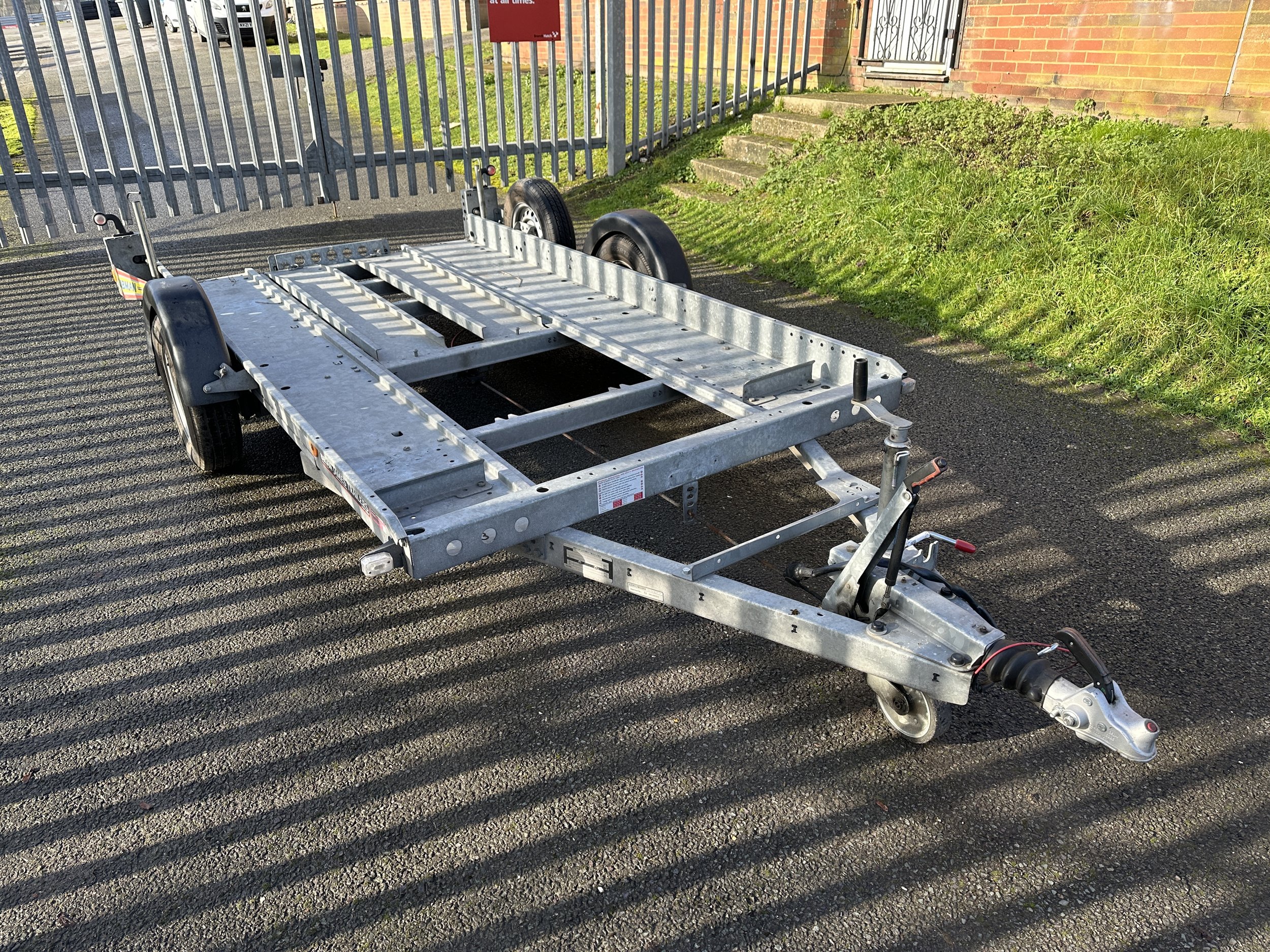 Brian James Trailer - Clubman 100-0100 (4).jpg