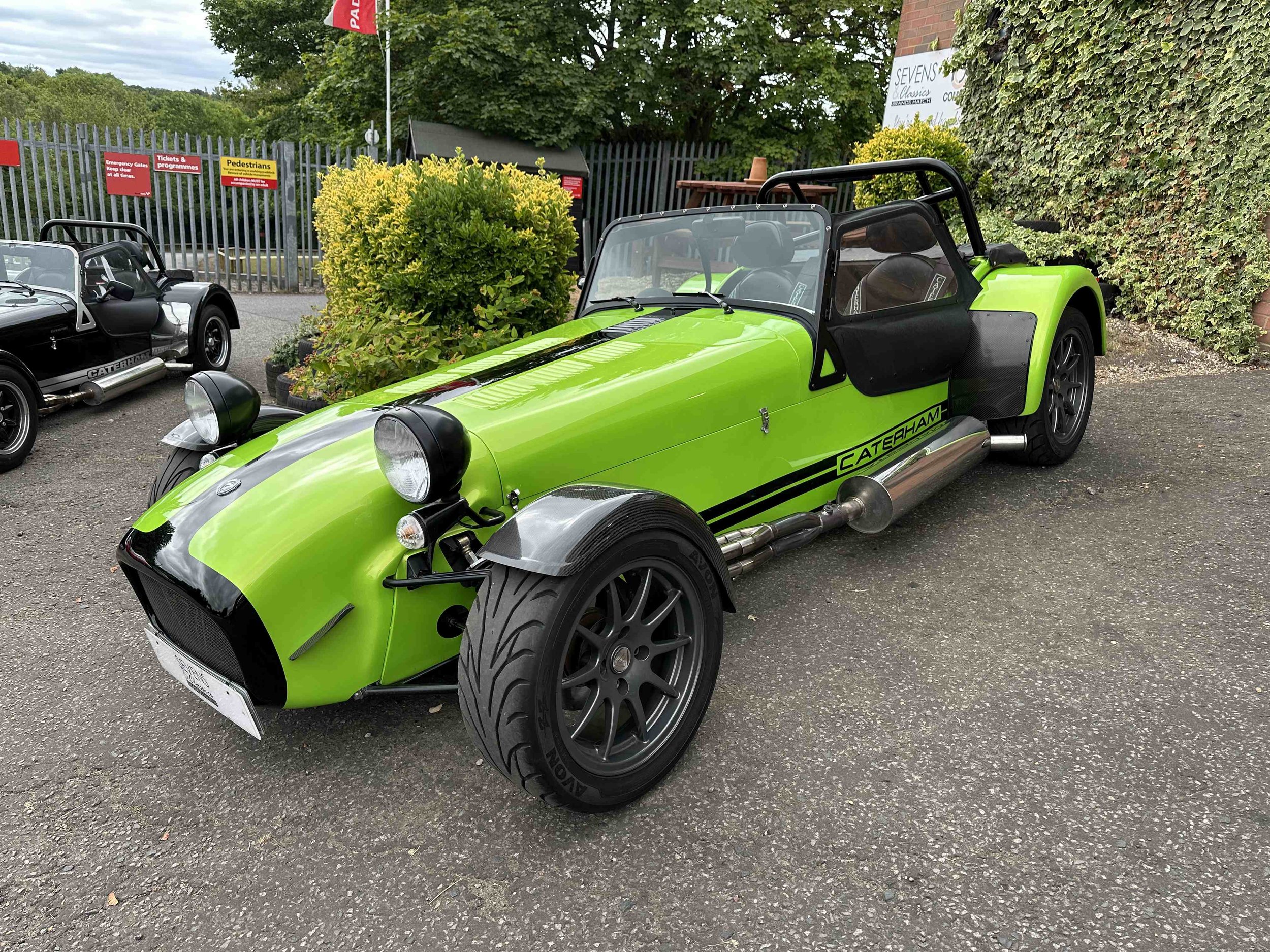 Caterham SV 220 - R99OKS (3).jpeg