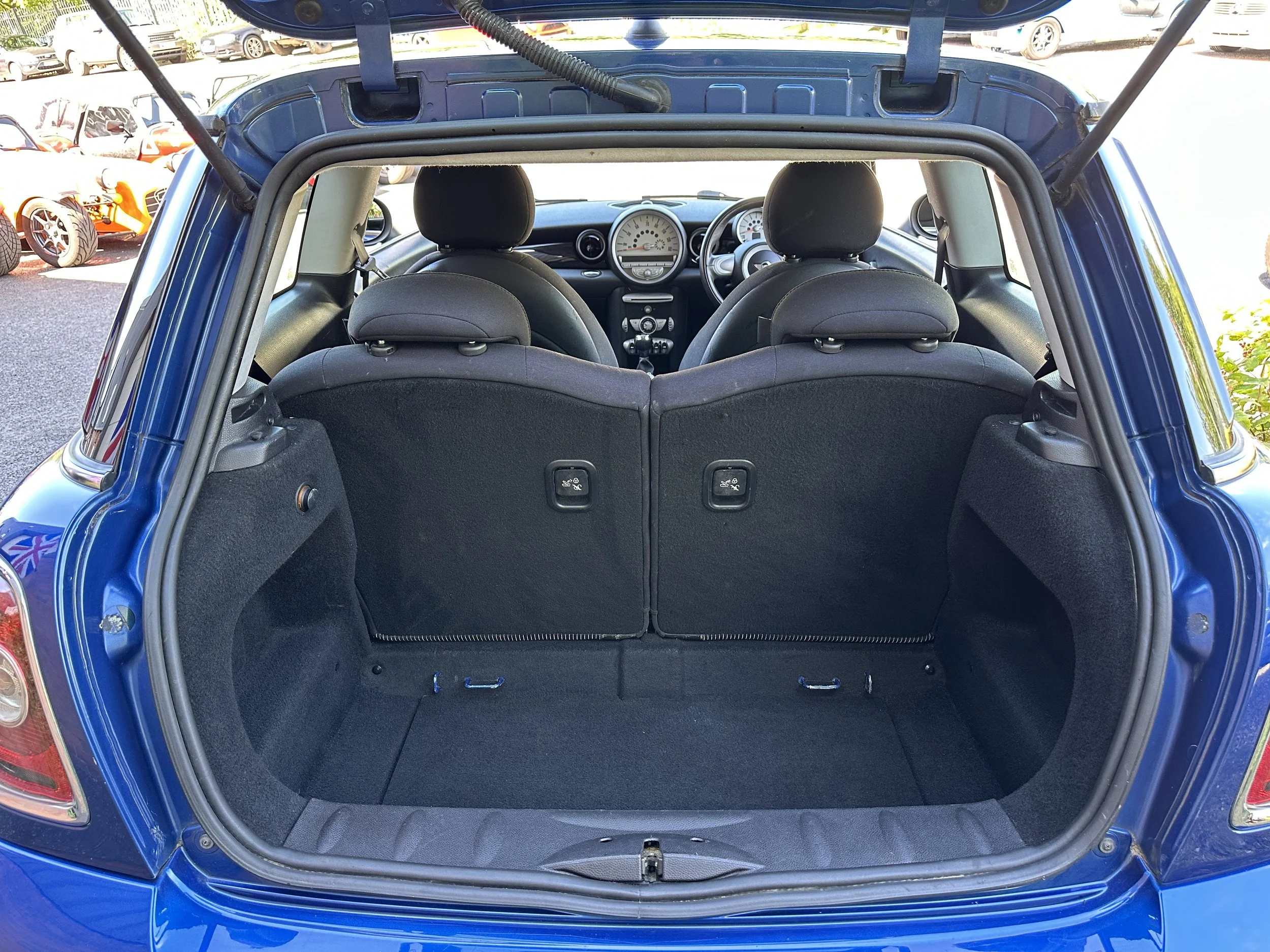 Mini Cooper S - RK57VKS (11).jpg