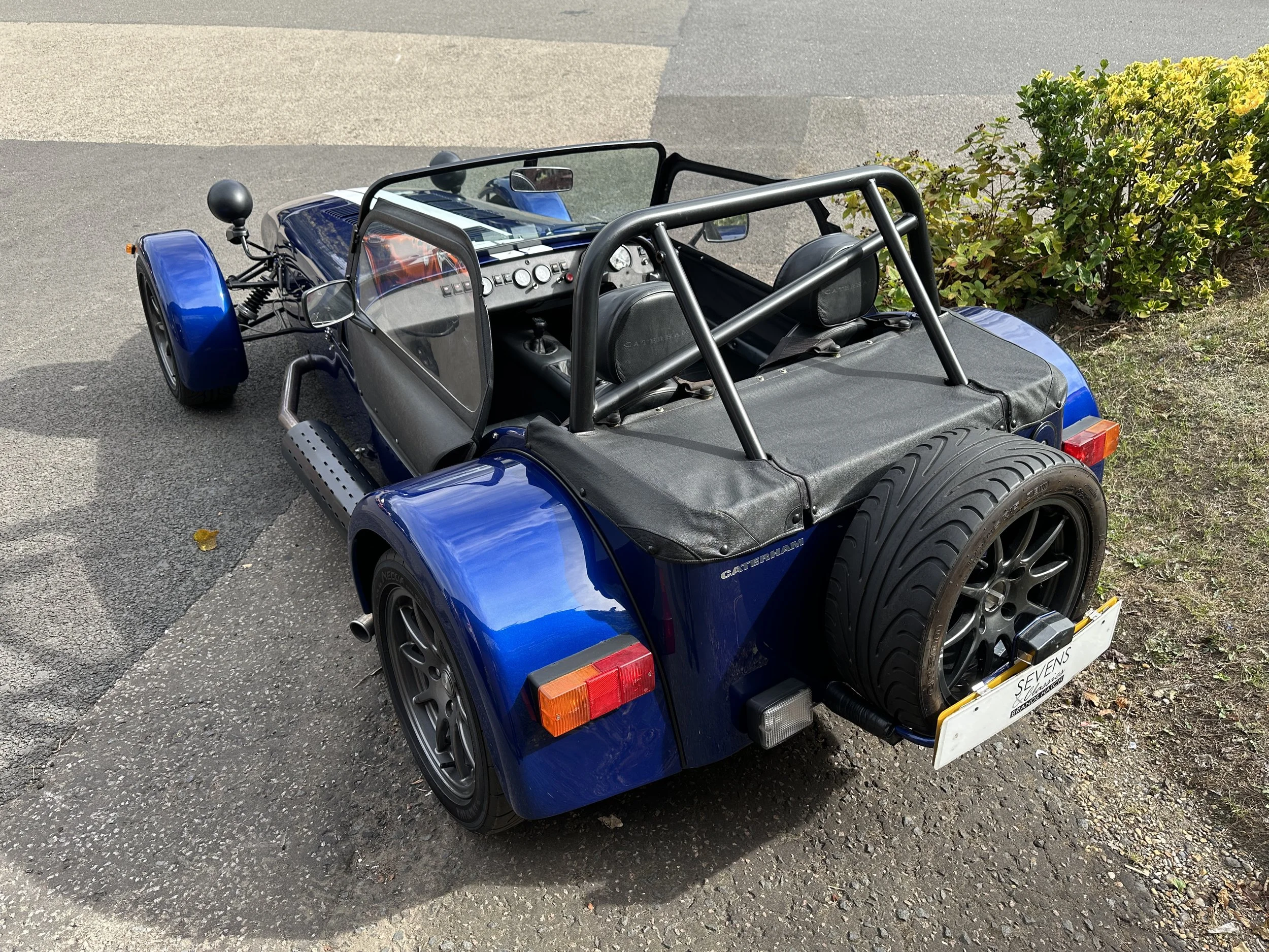 Caterham SV 140 - GK02OZR (4).jpg