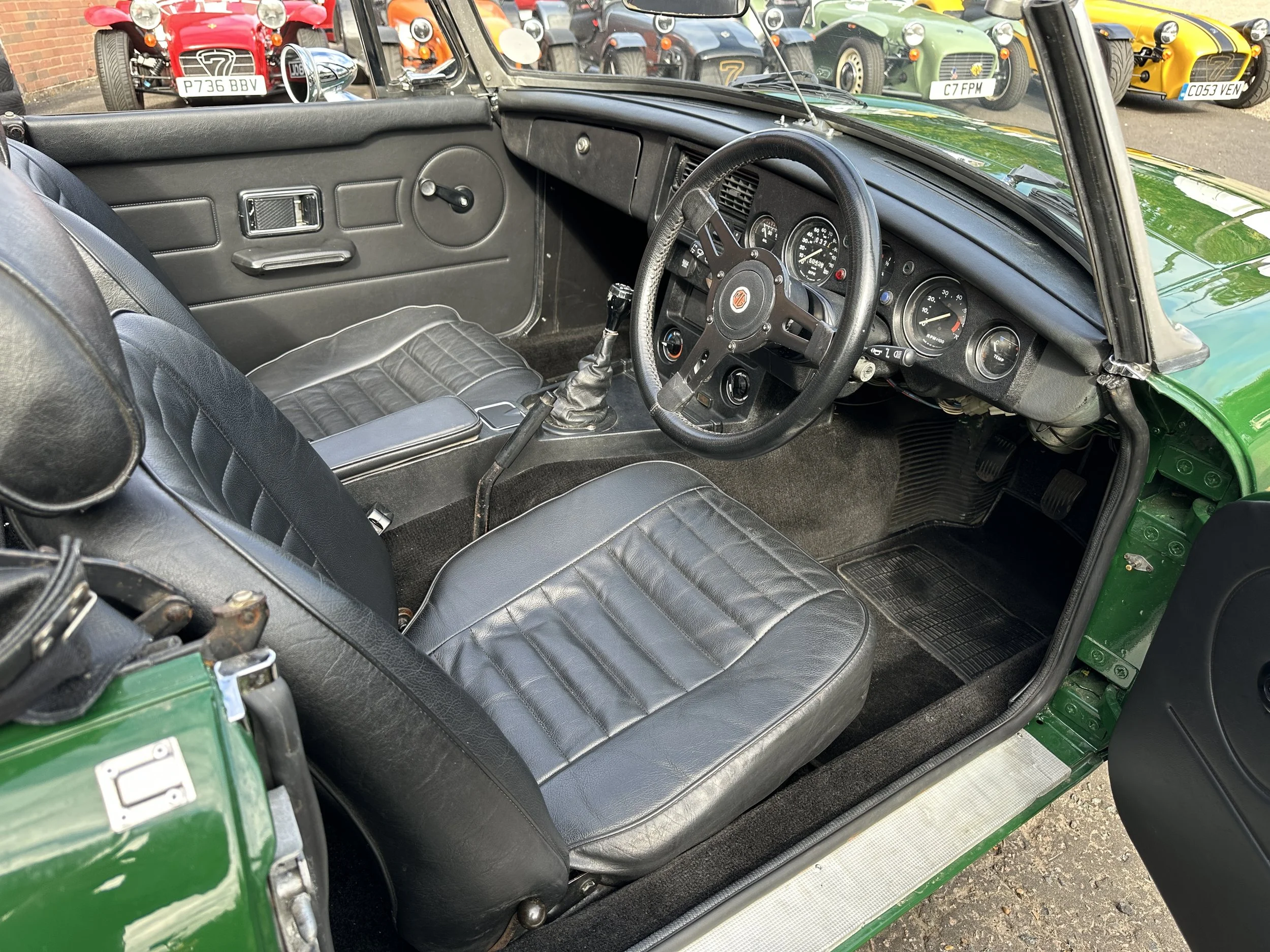 MGB Roadster - TVP495S (10).jpg