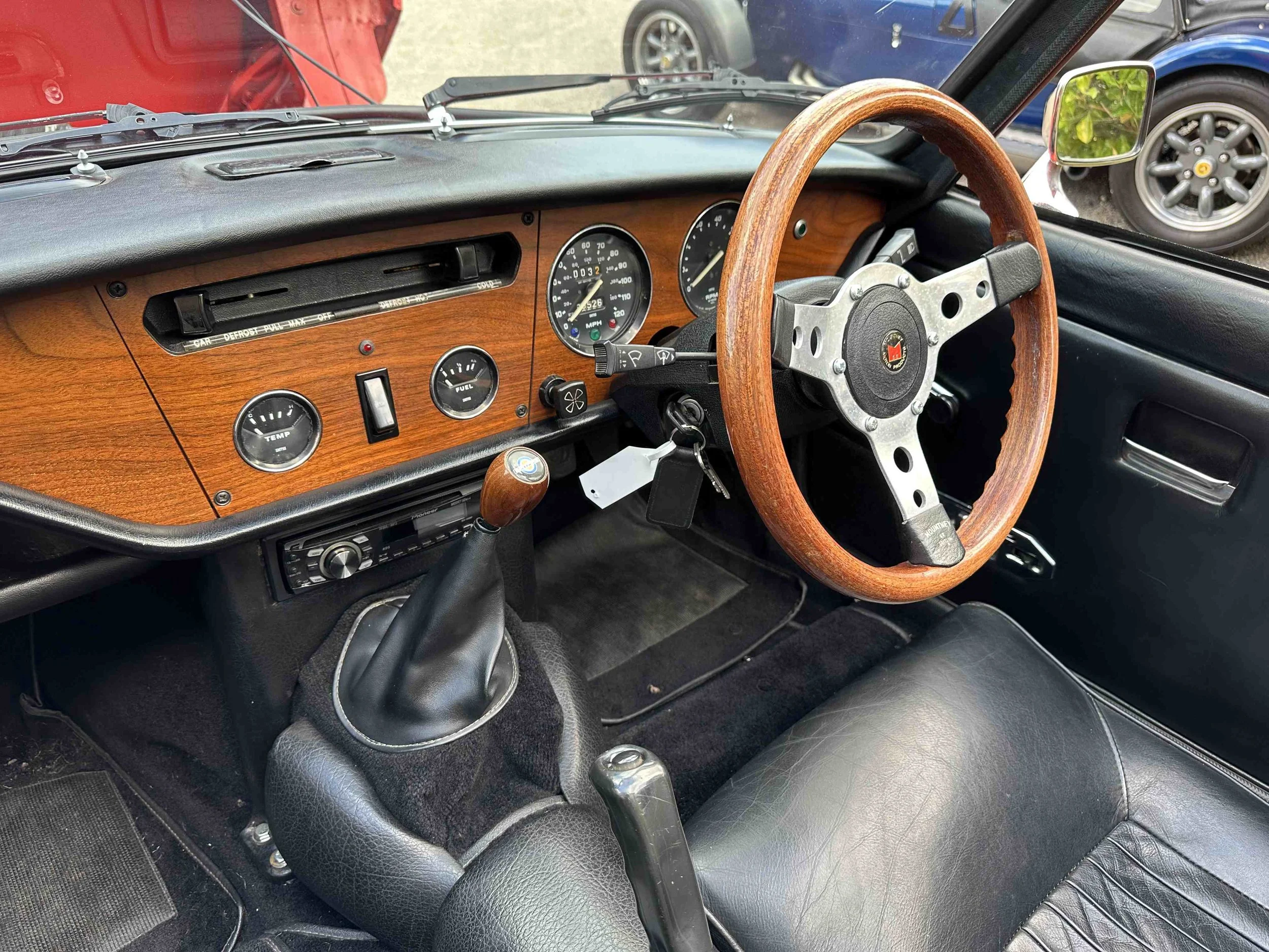 Triumph Spitfire 1500 - ULD5R (16).jpeg