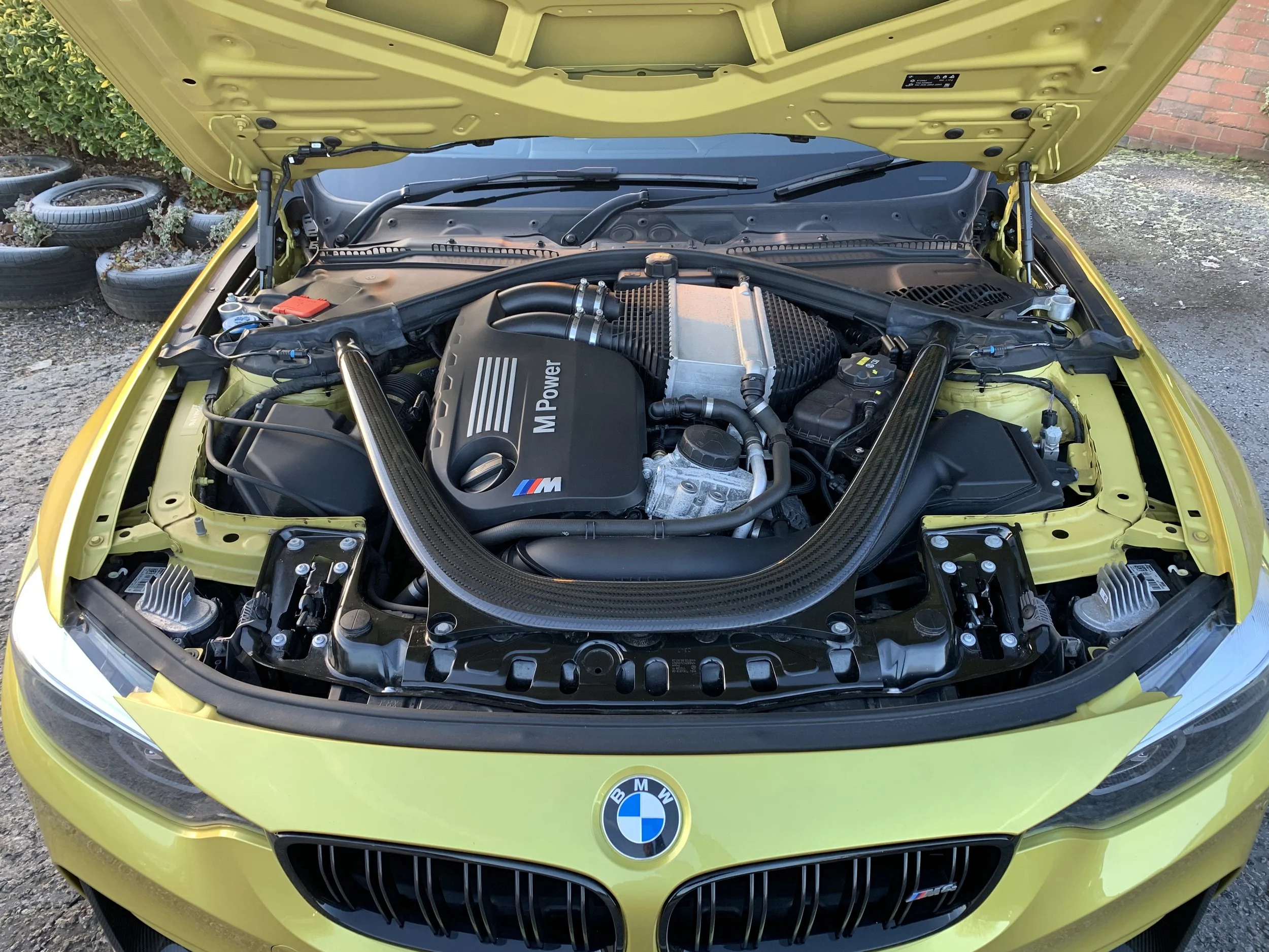How Many Cylinders Does A Bmw M4 Competition Have