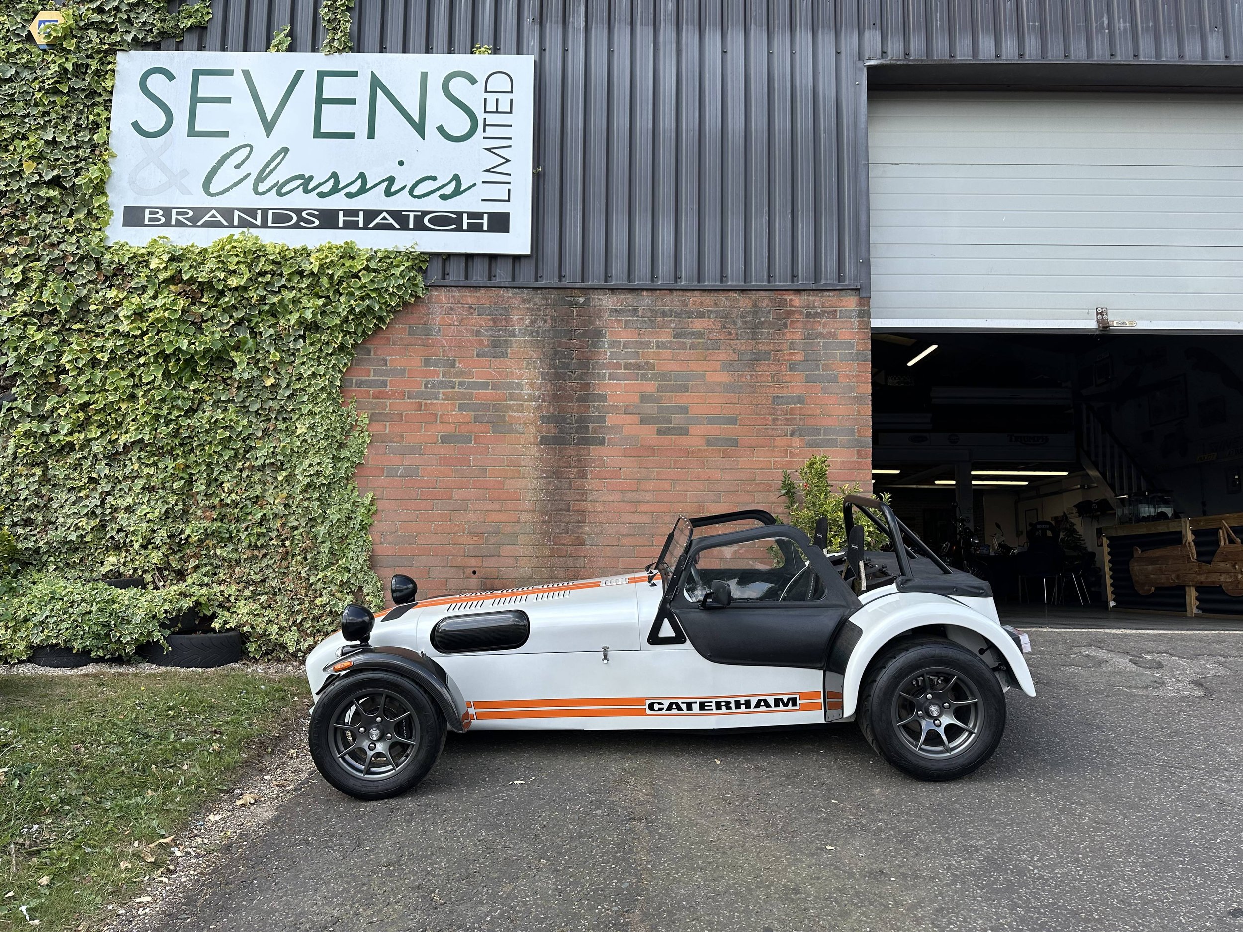 Caterham R700 Caterham Superlight R400 | Sevens & Classics