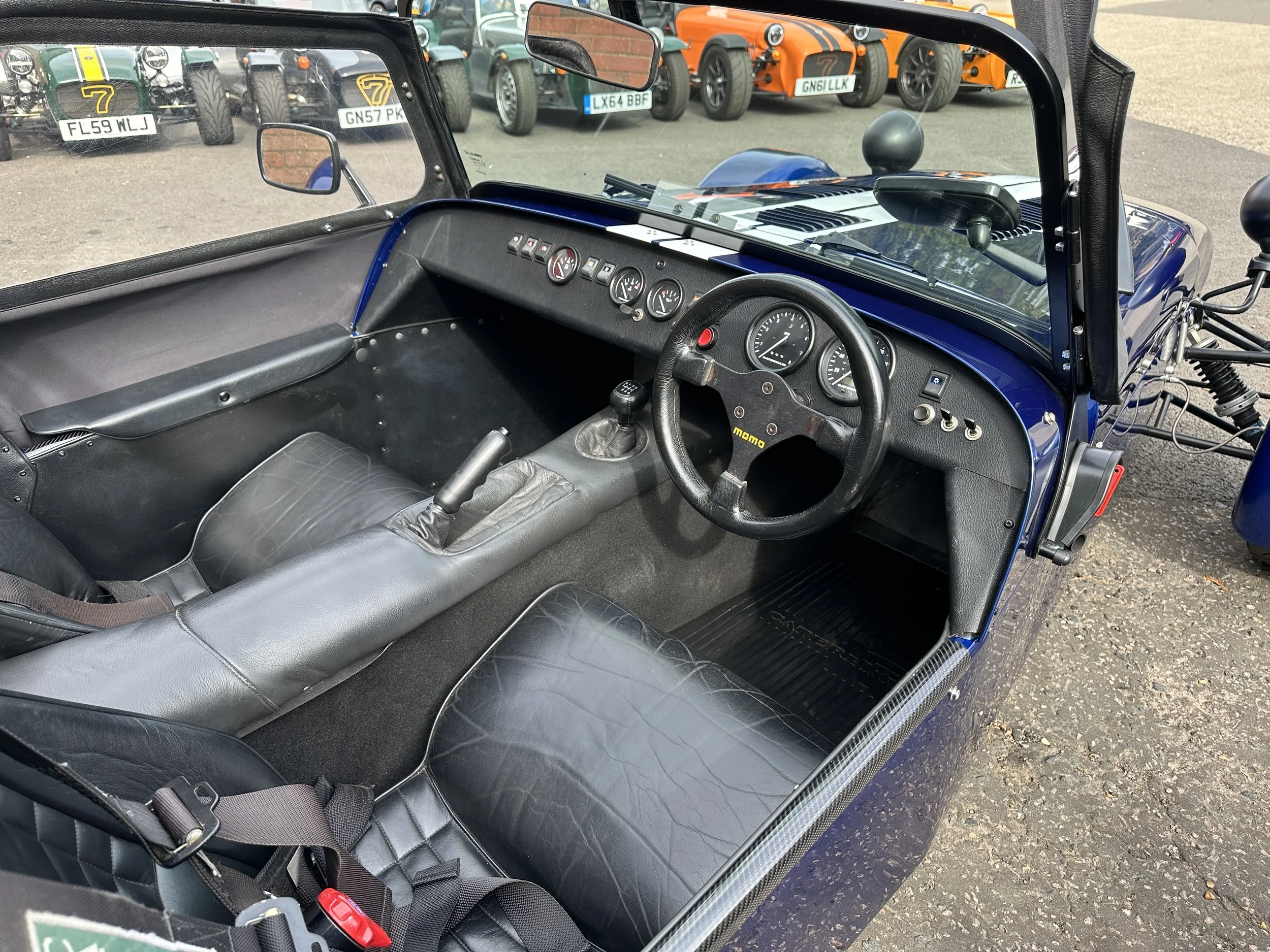 Caterham SV 140 - GK02OZR (8).jpg