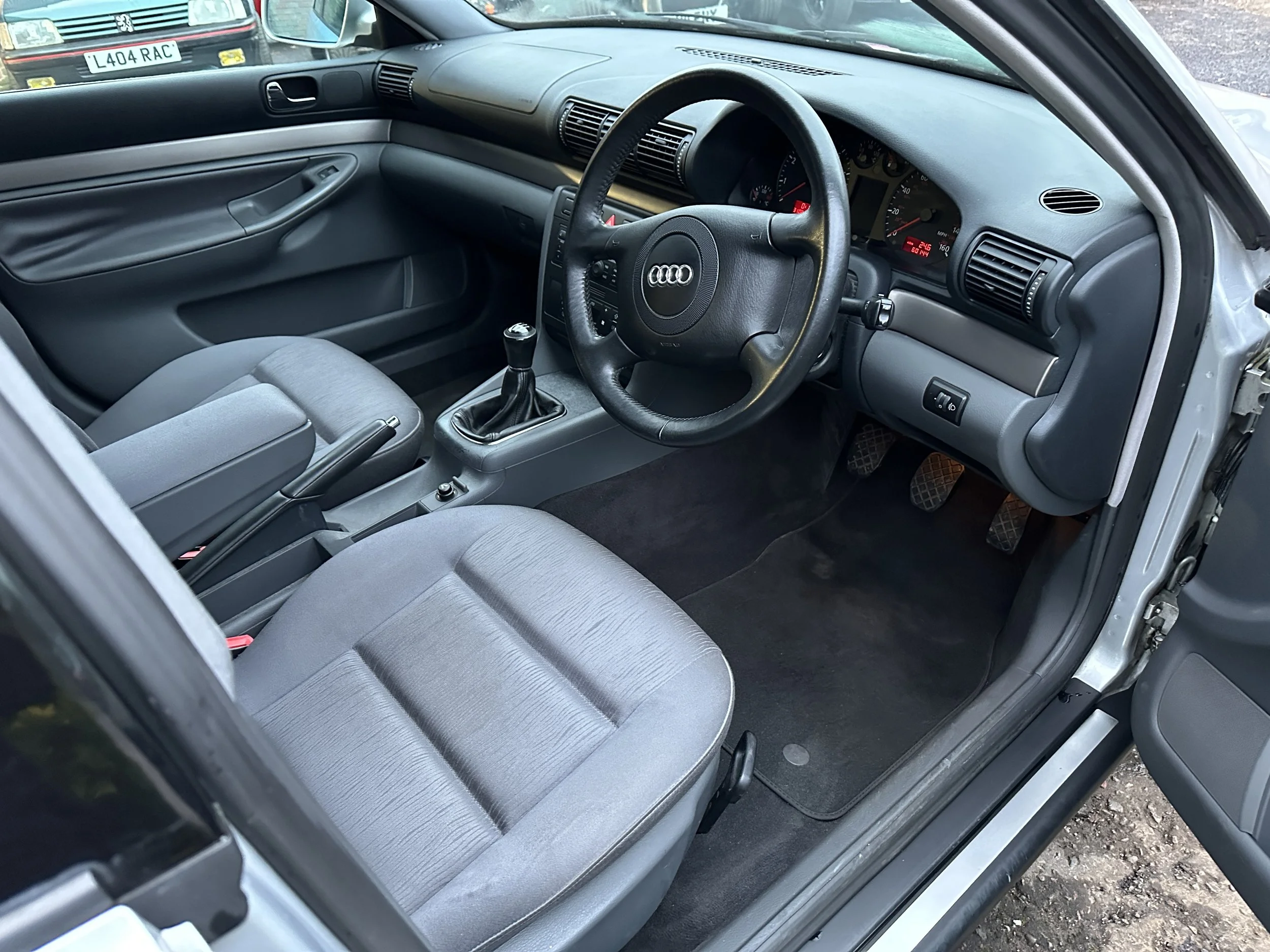 Audi A4 Saloon W834VGU (8).jpg