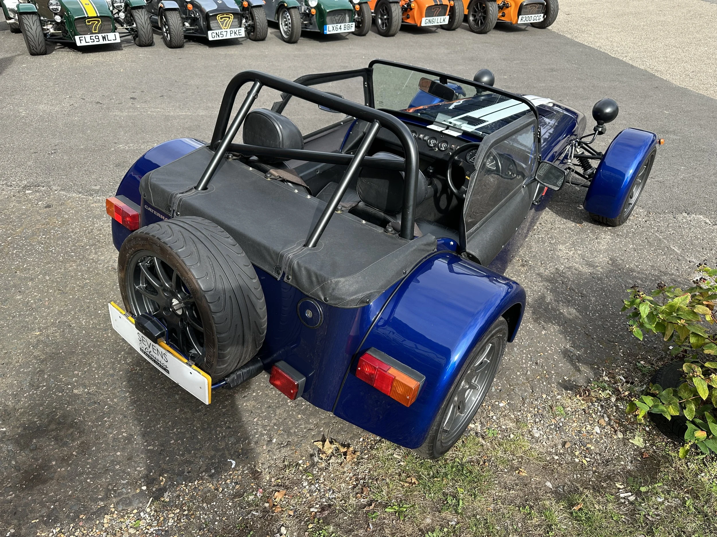 Caterham SV 140 - GK02OZR (6).jpg