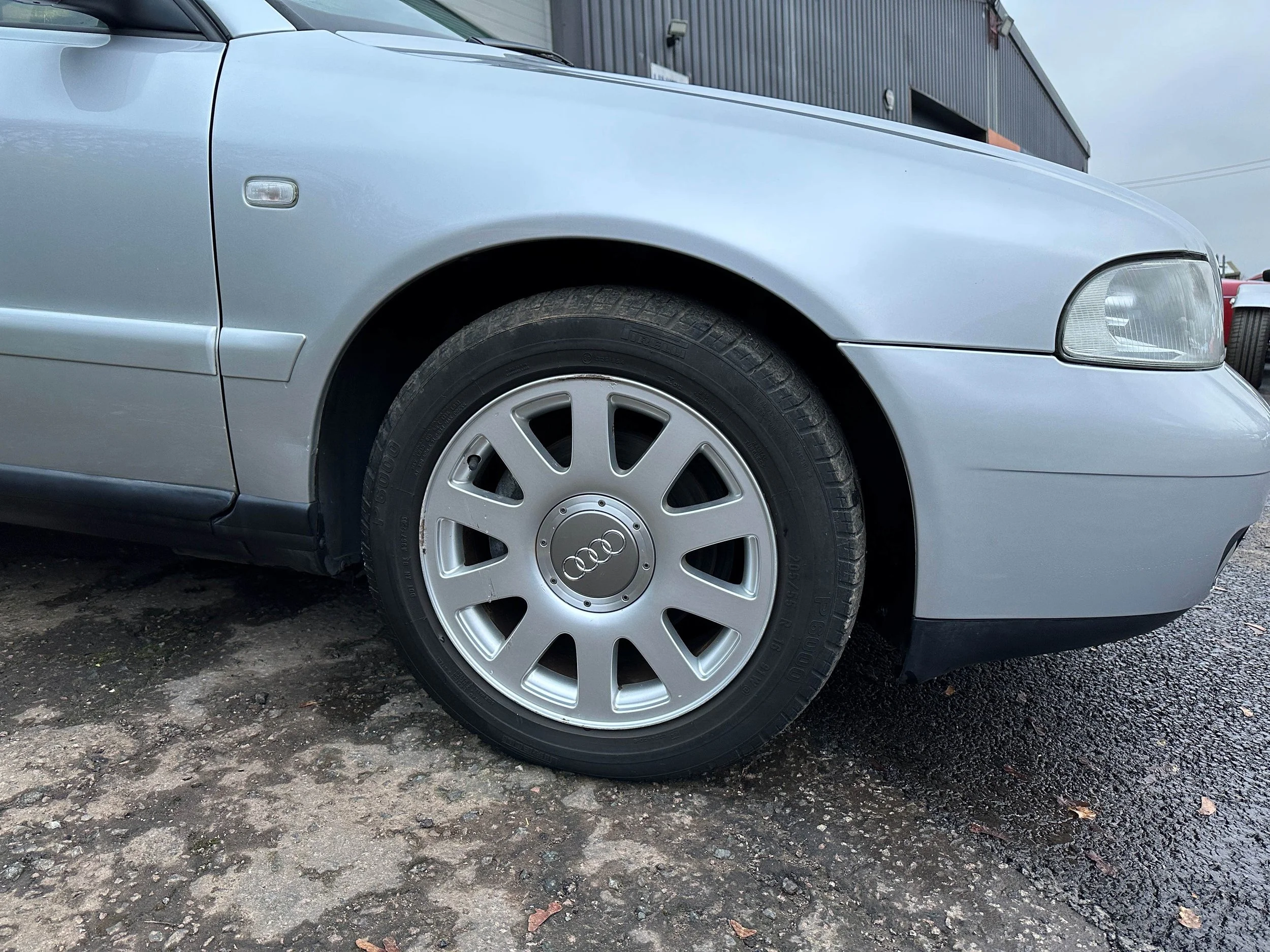 Audi A4 Saloon W834VGU (4).jpg