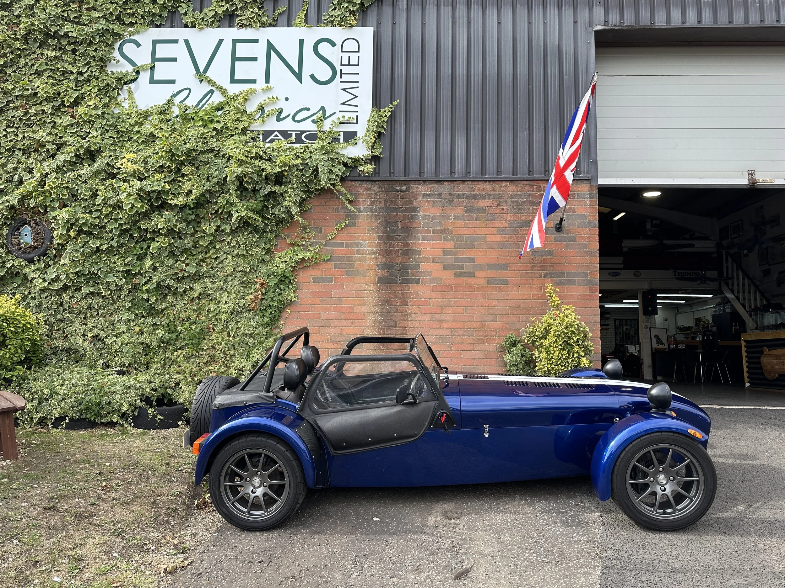 Caterham SV 140 - GK02OZR (13).jpg