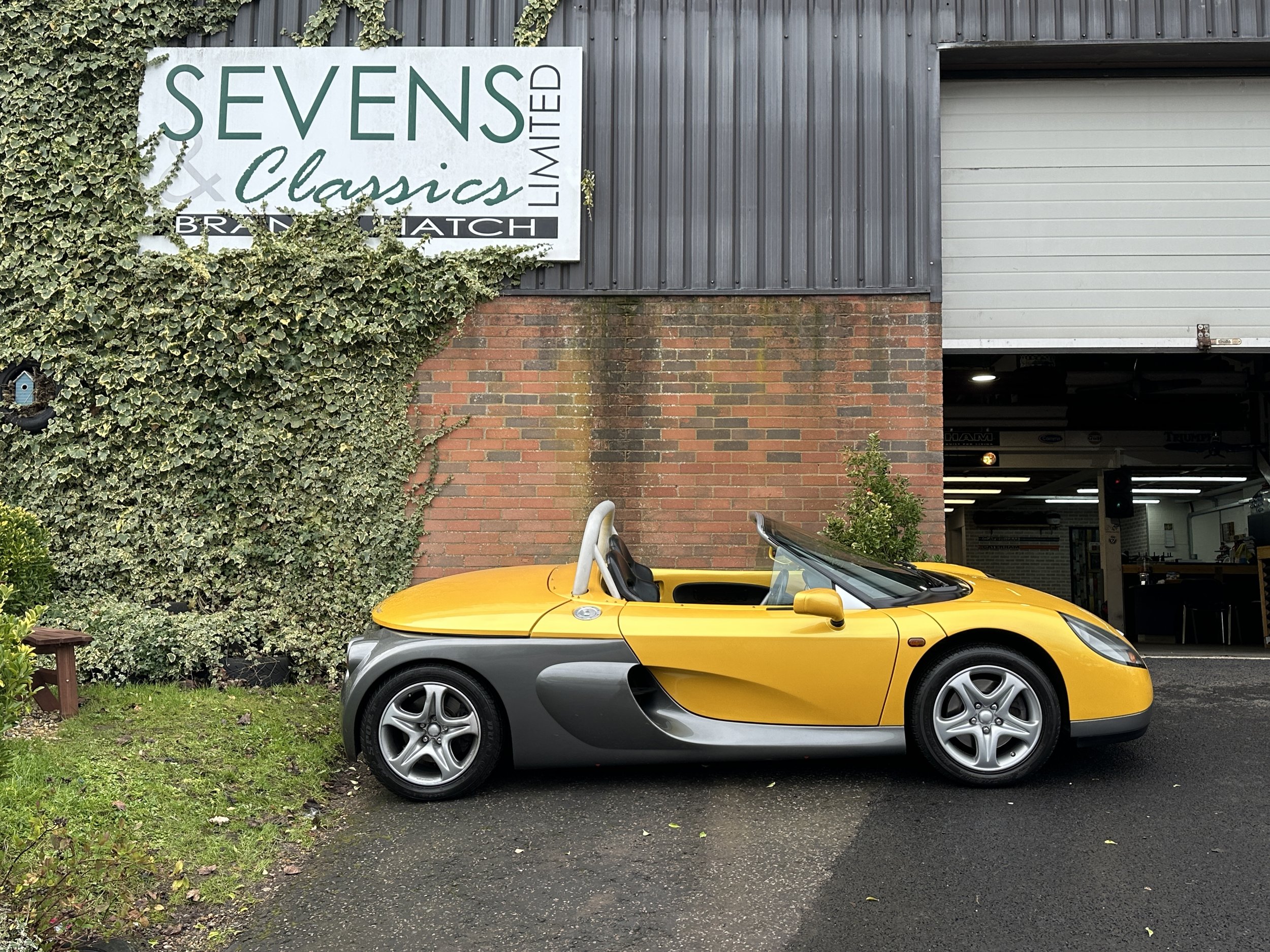 Renault Spider - P199NSF (14).jpg