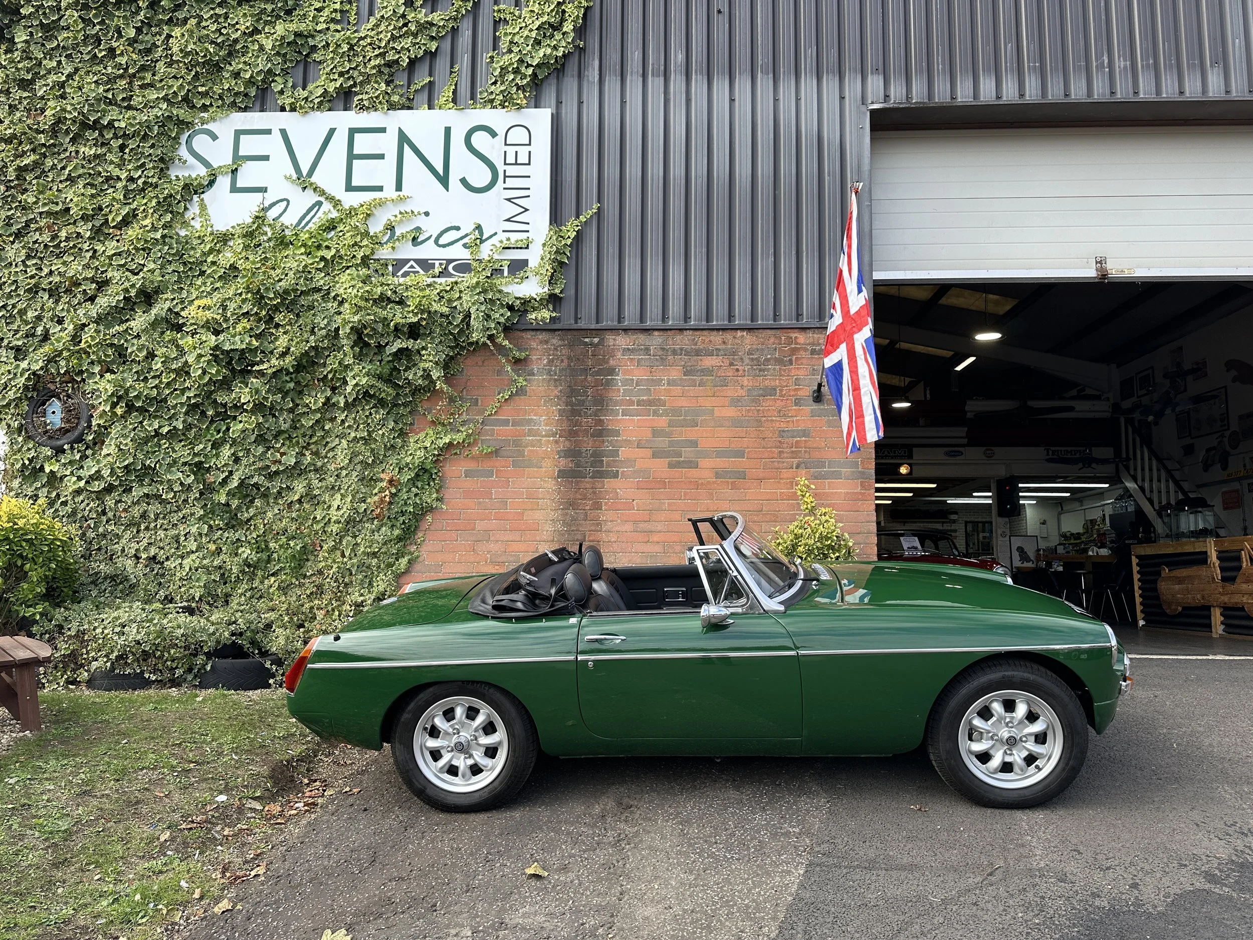 MGB Roadster - TVP495S (19).jpg