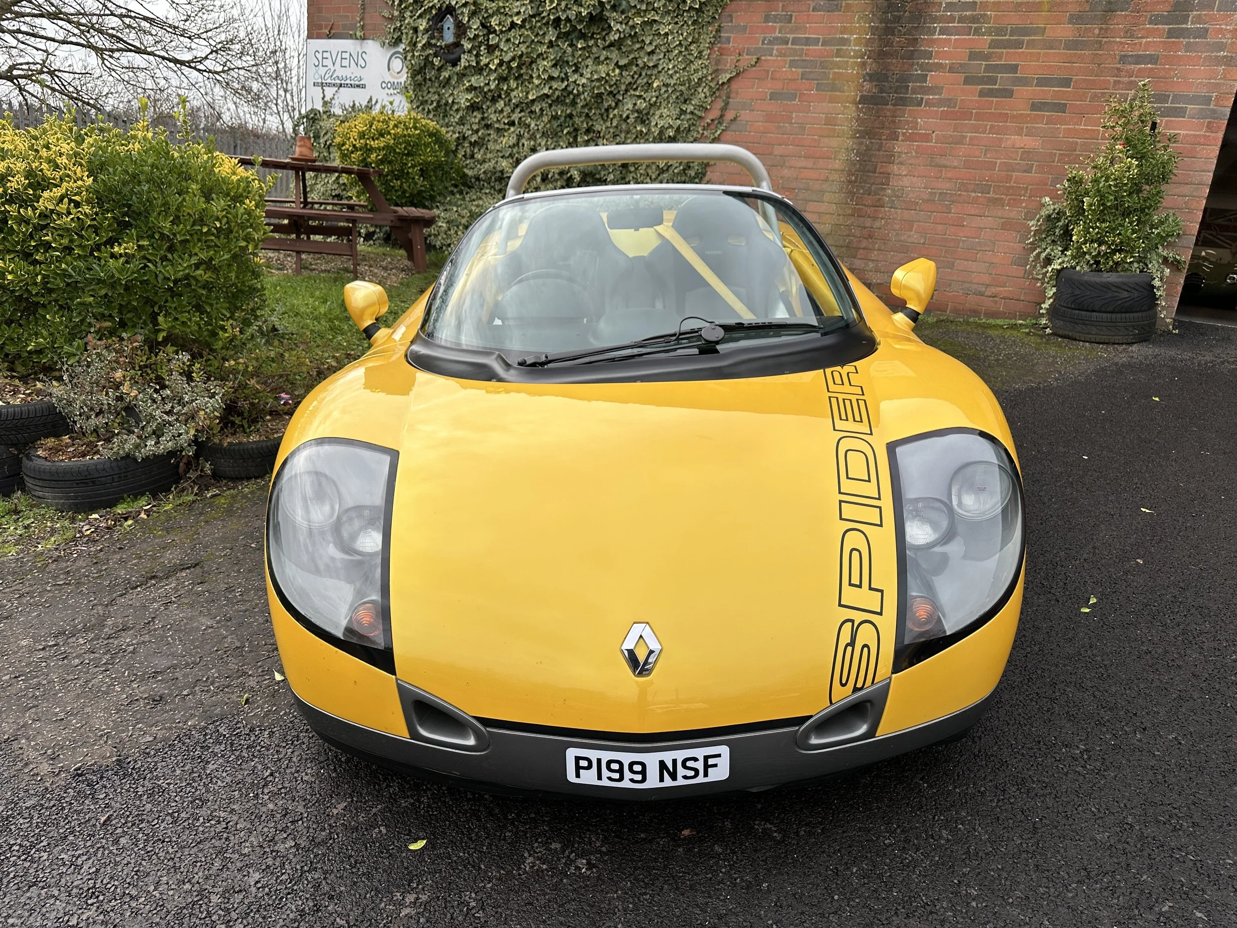 Renault Spider - P199NSF (2).jpg