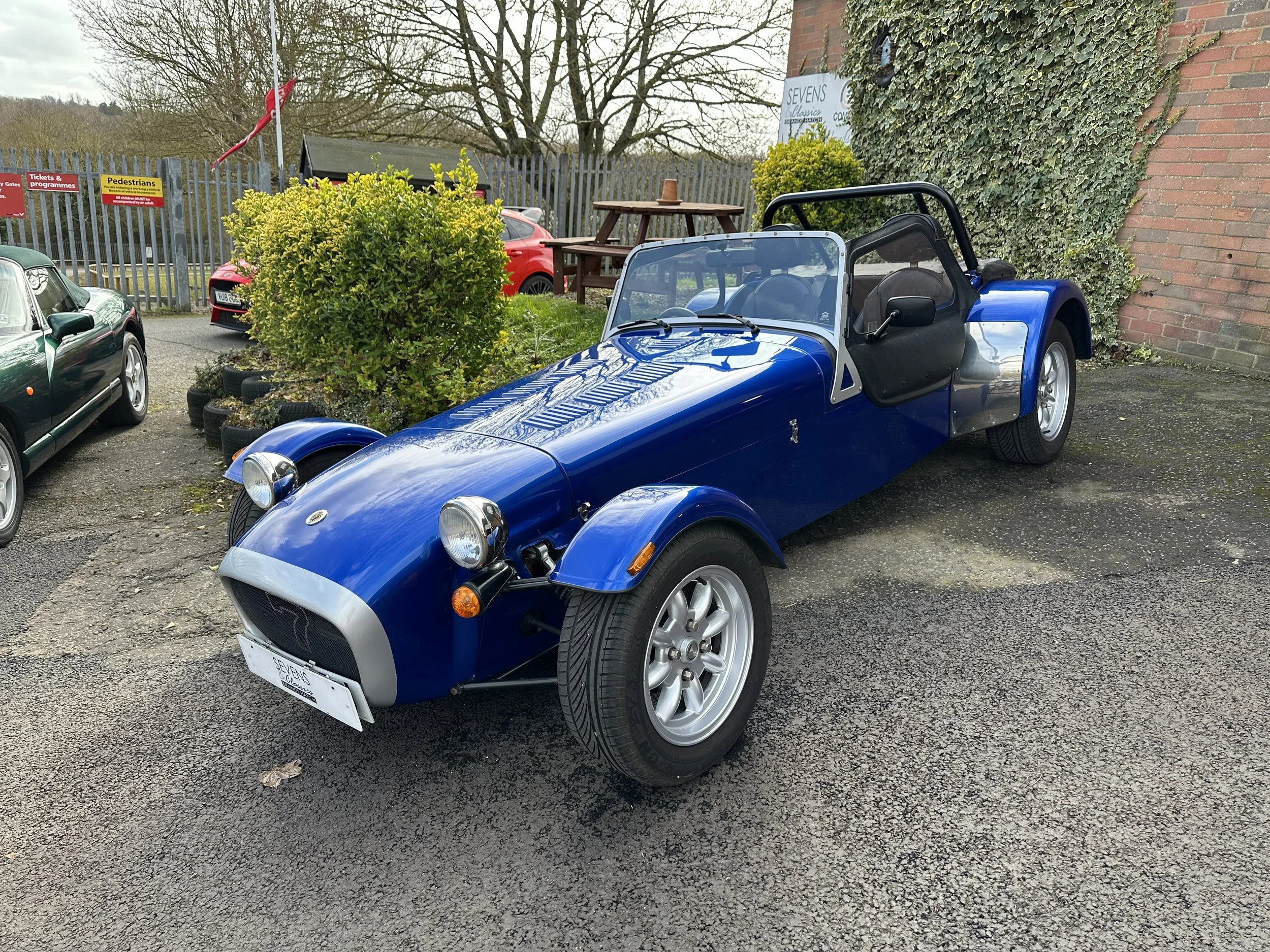 Caterham SDV 150 - AO63LRJ (3).jpg
