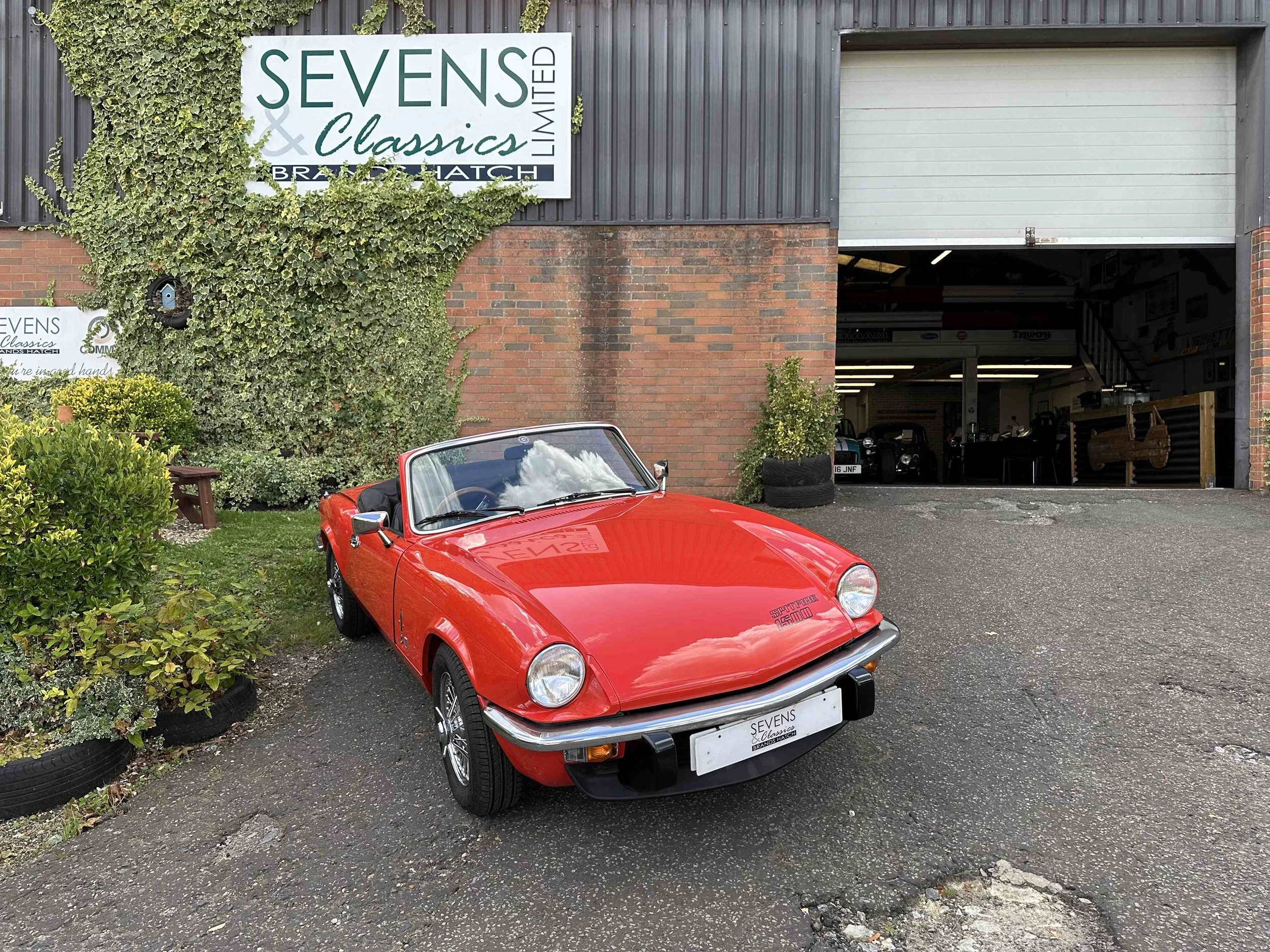 Triumph Spitfire 1500 - ULD5R (1).jpeg