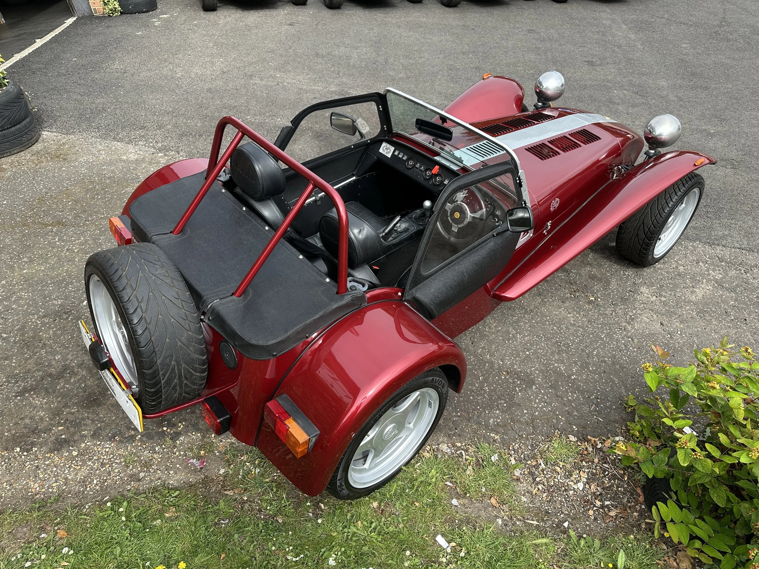 Caterham 40th Anniversary - R103EMY  (7).jpg