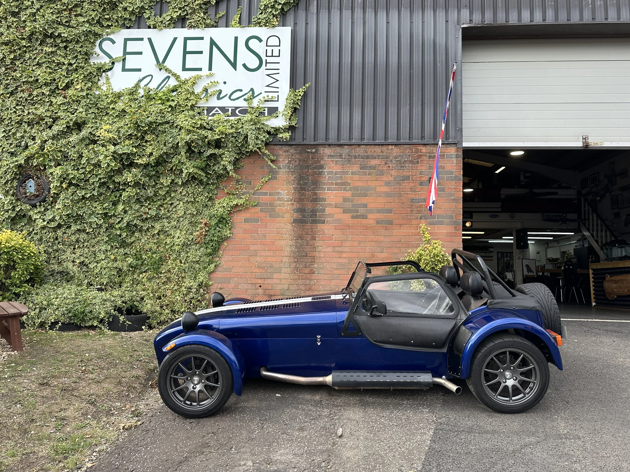 Caterham SV 140 - GK02OZR (12).jpg