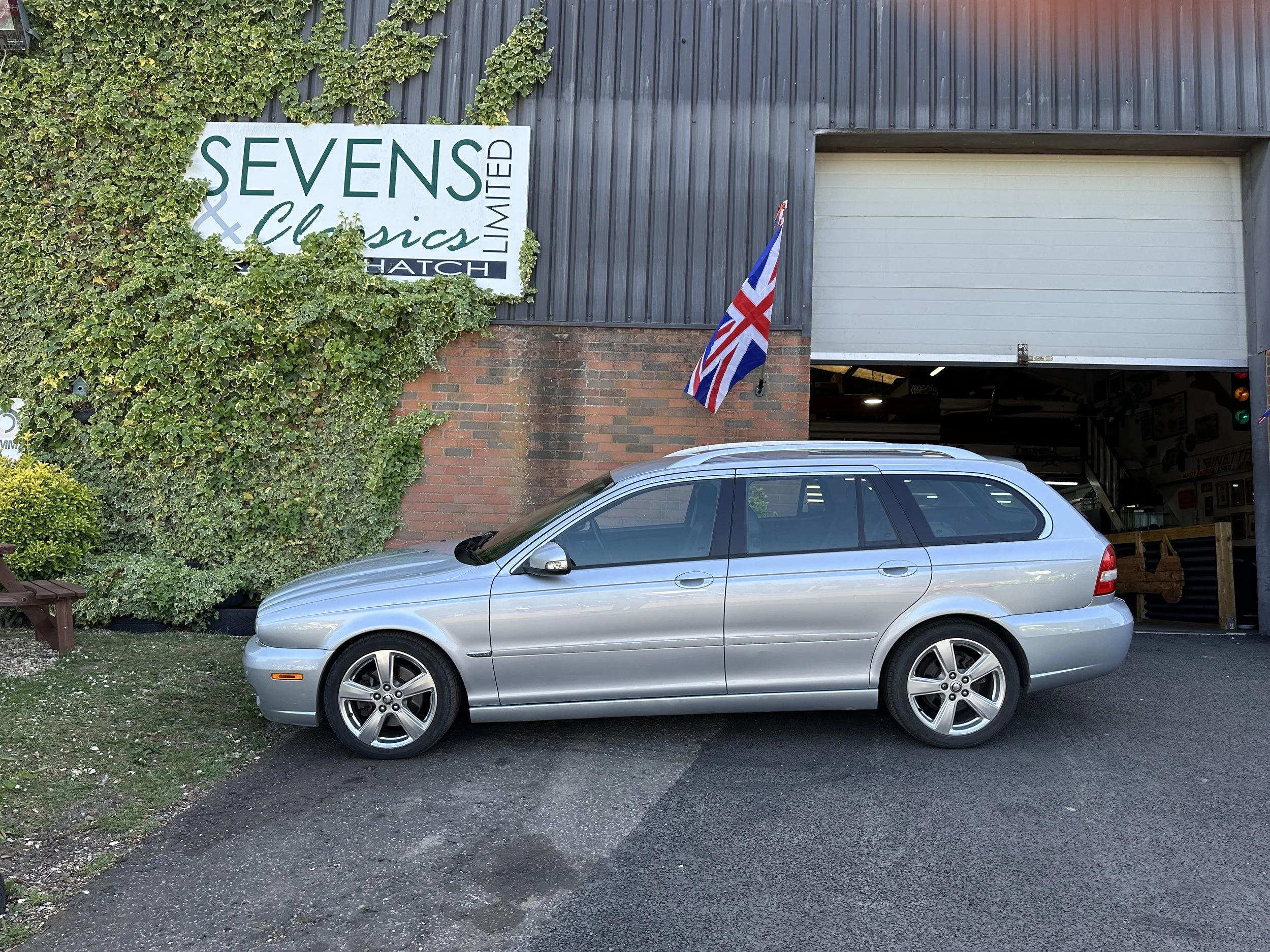 Jaguar X Type - GK59UKL (16).jpg