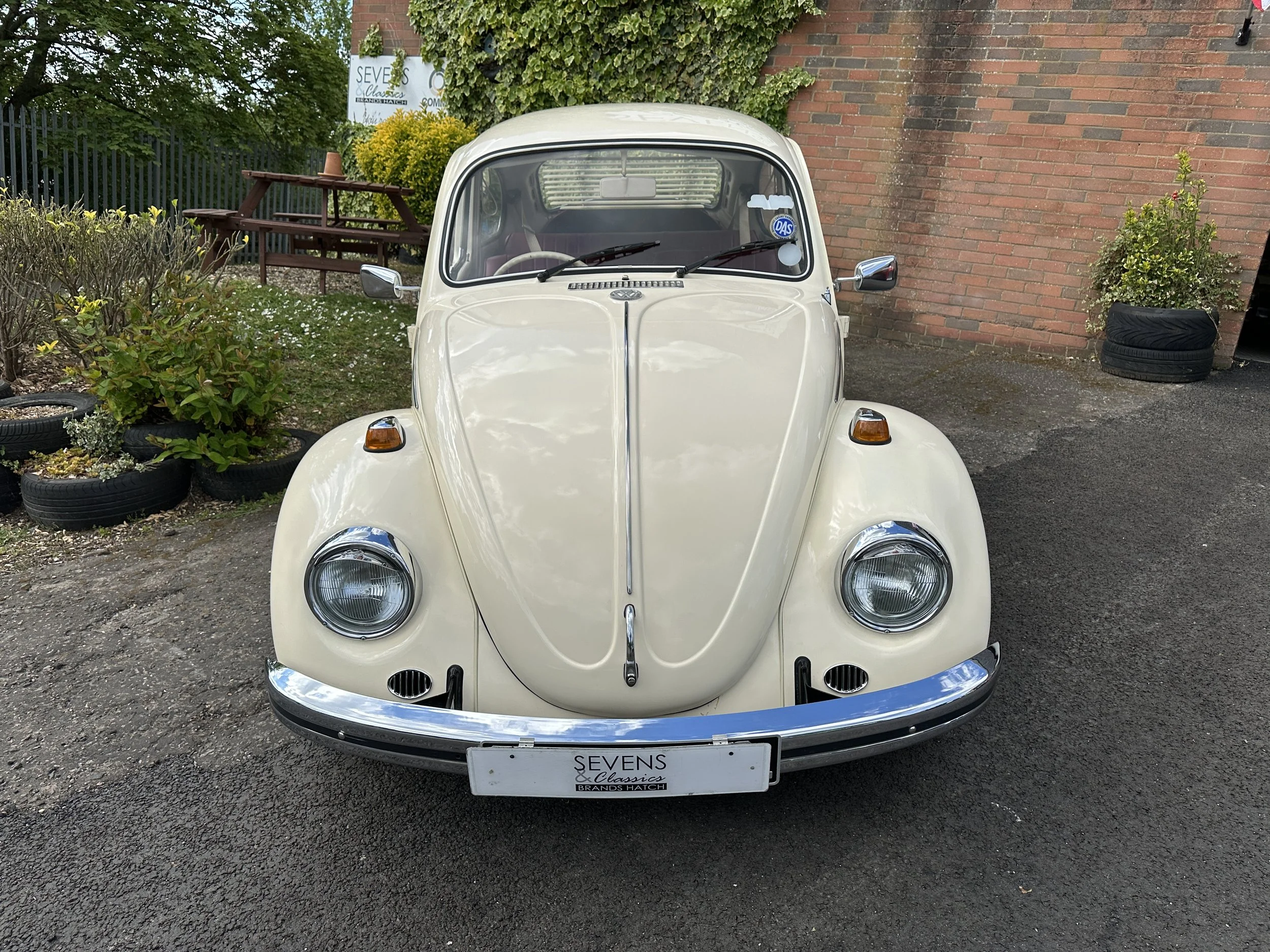 VW Beetle 1600 - SGH339L (2).jpg