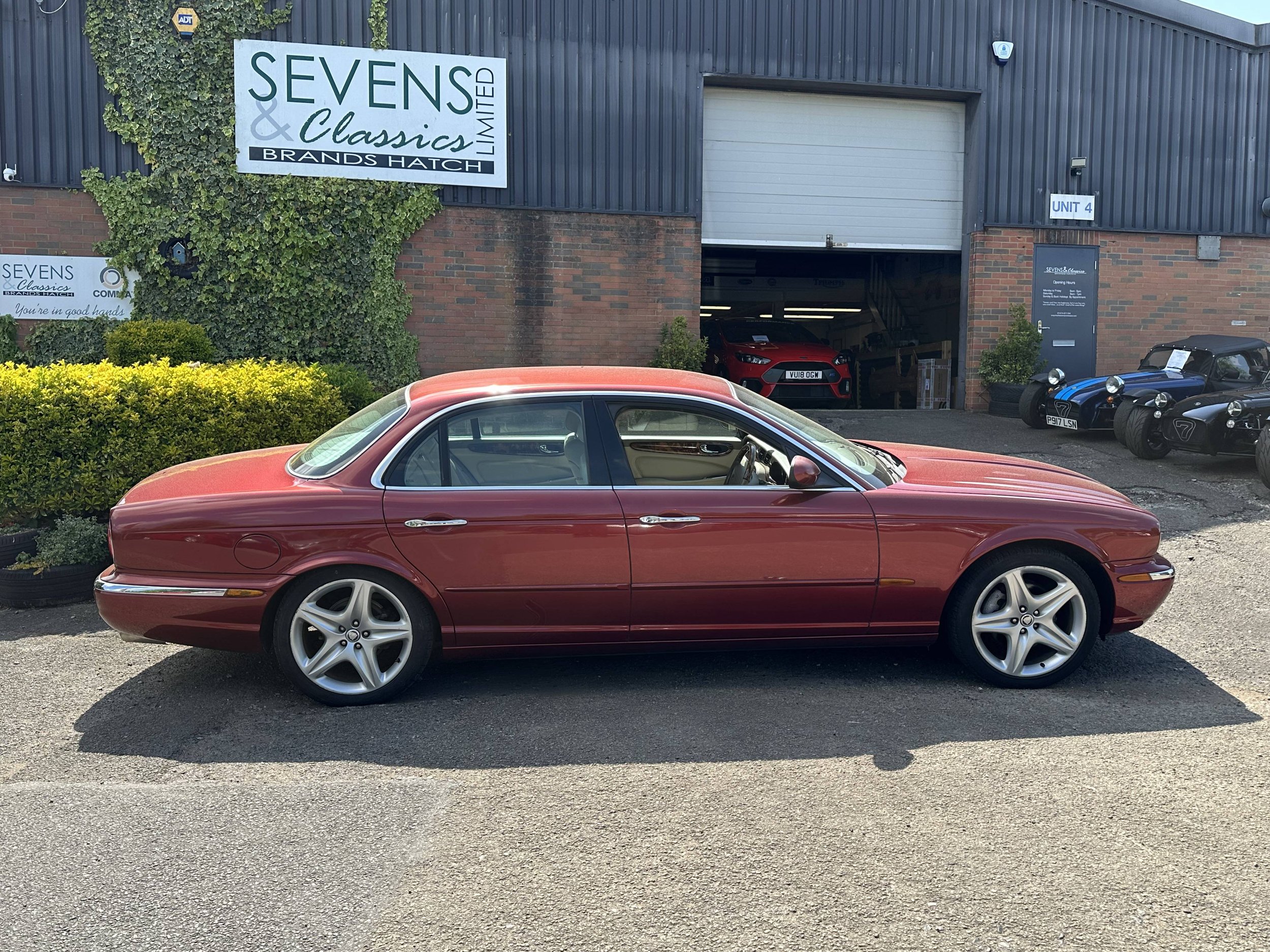 Jaguaer XJ6 - LX52WVM (15).jpeg