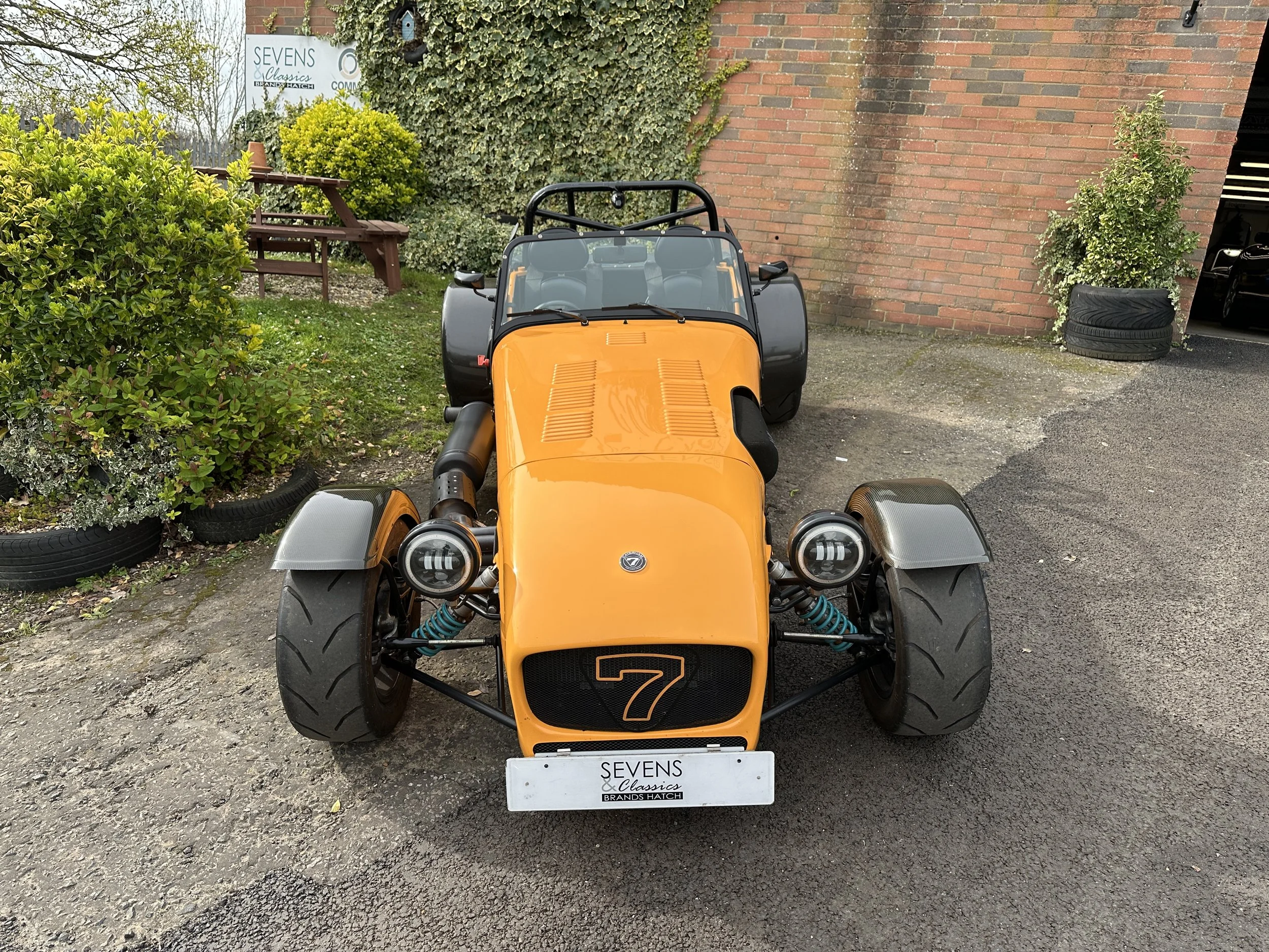 Caterham R700 Caterham Superlight R400 | Sevens & Classics