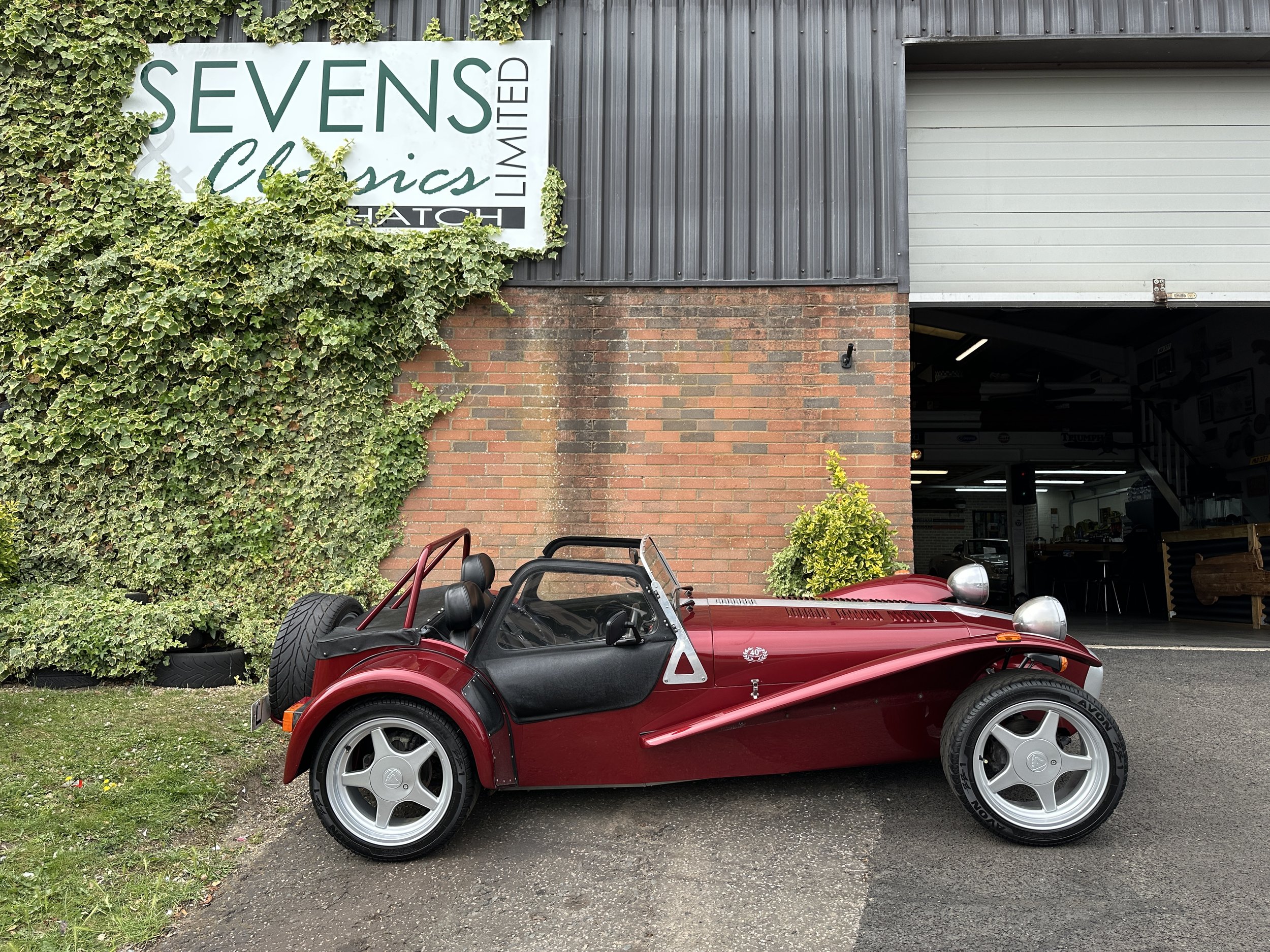 Caterham 40th Anniversary - R103EMY  (15).jpg